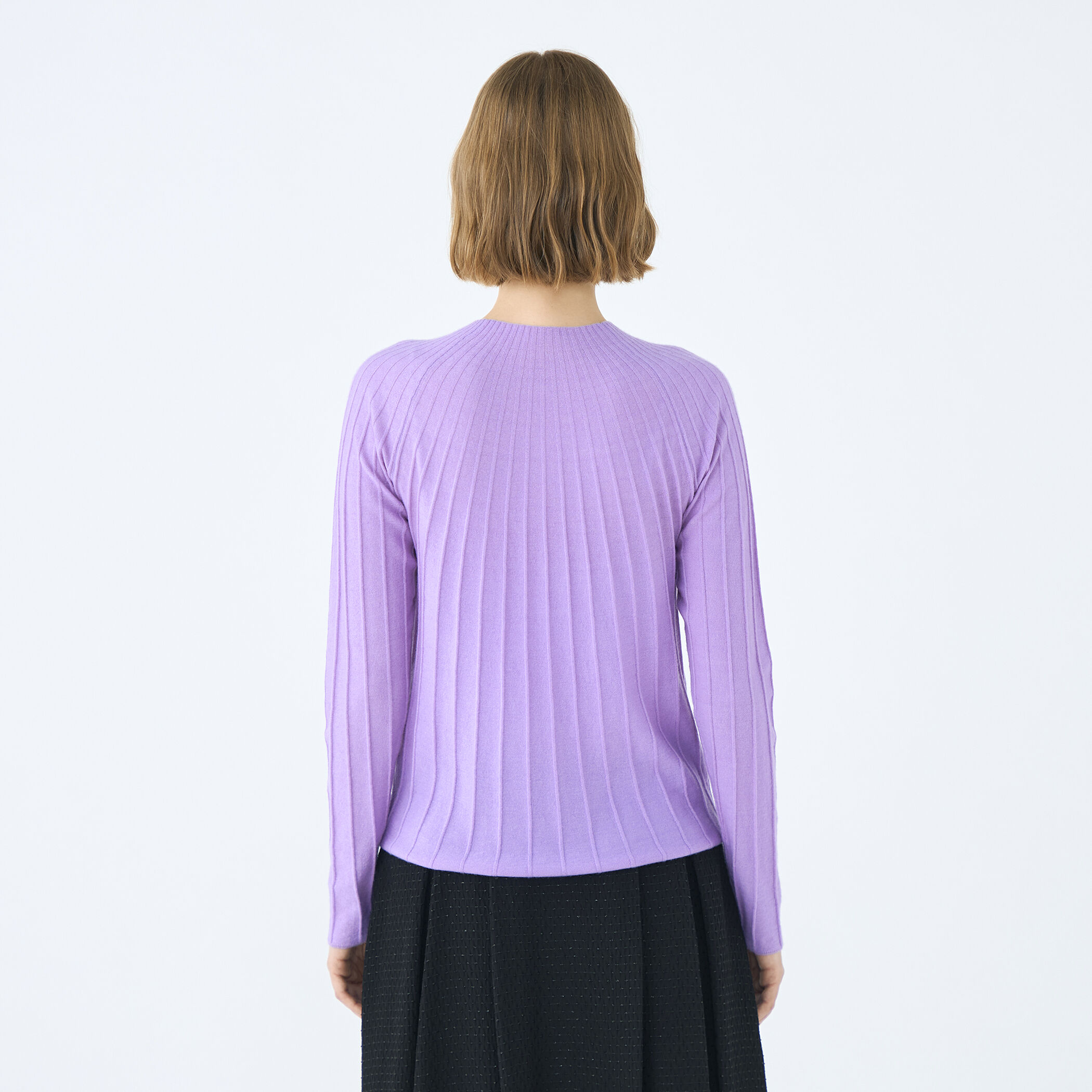 ストレッチカシミヤ ソフトビルドネックプルオーバー