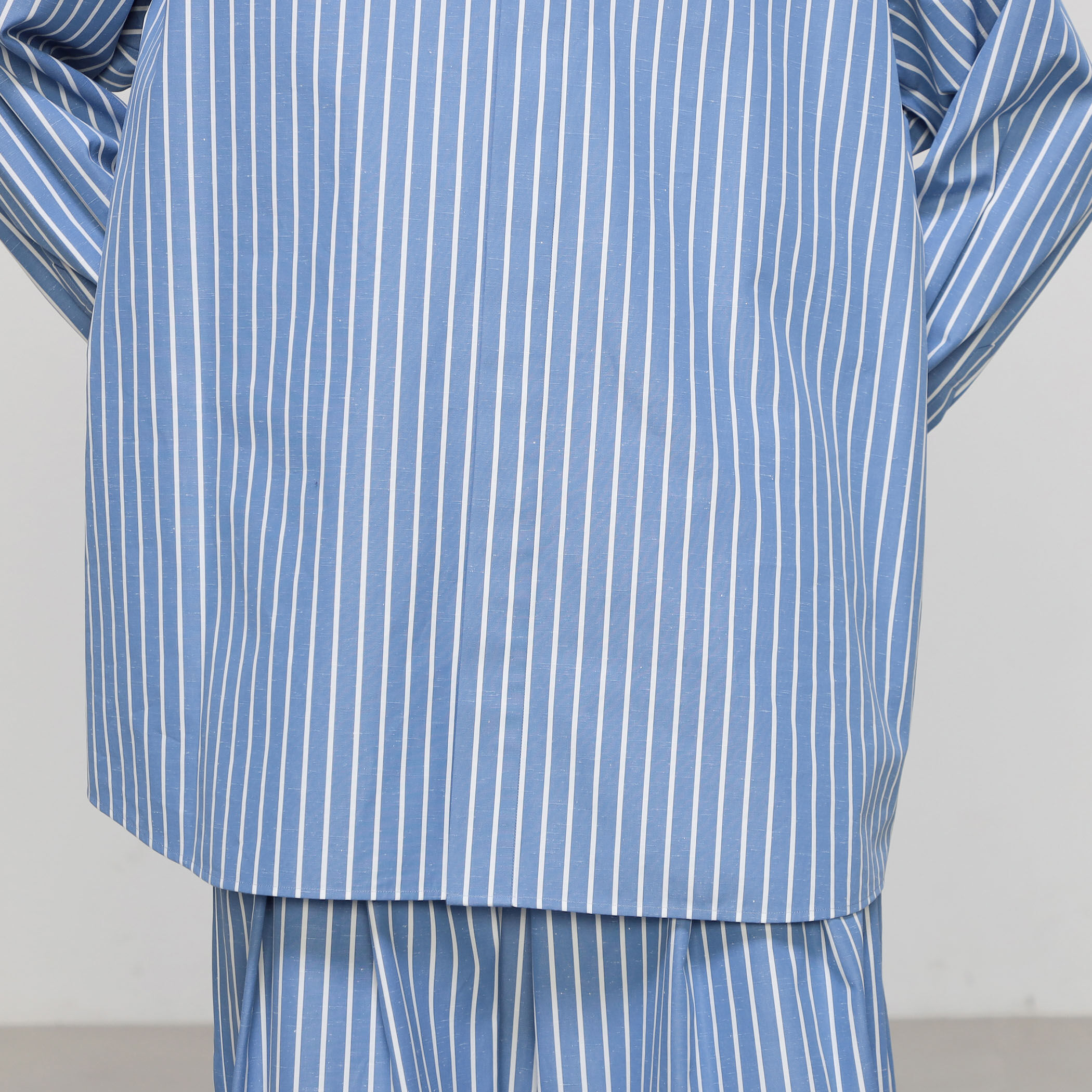 コットン ハイカウントストライプ オーバーシャツ｜トゥモローランド