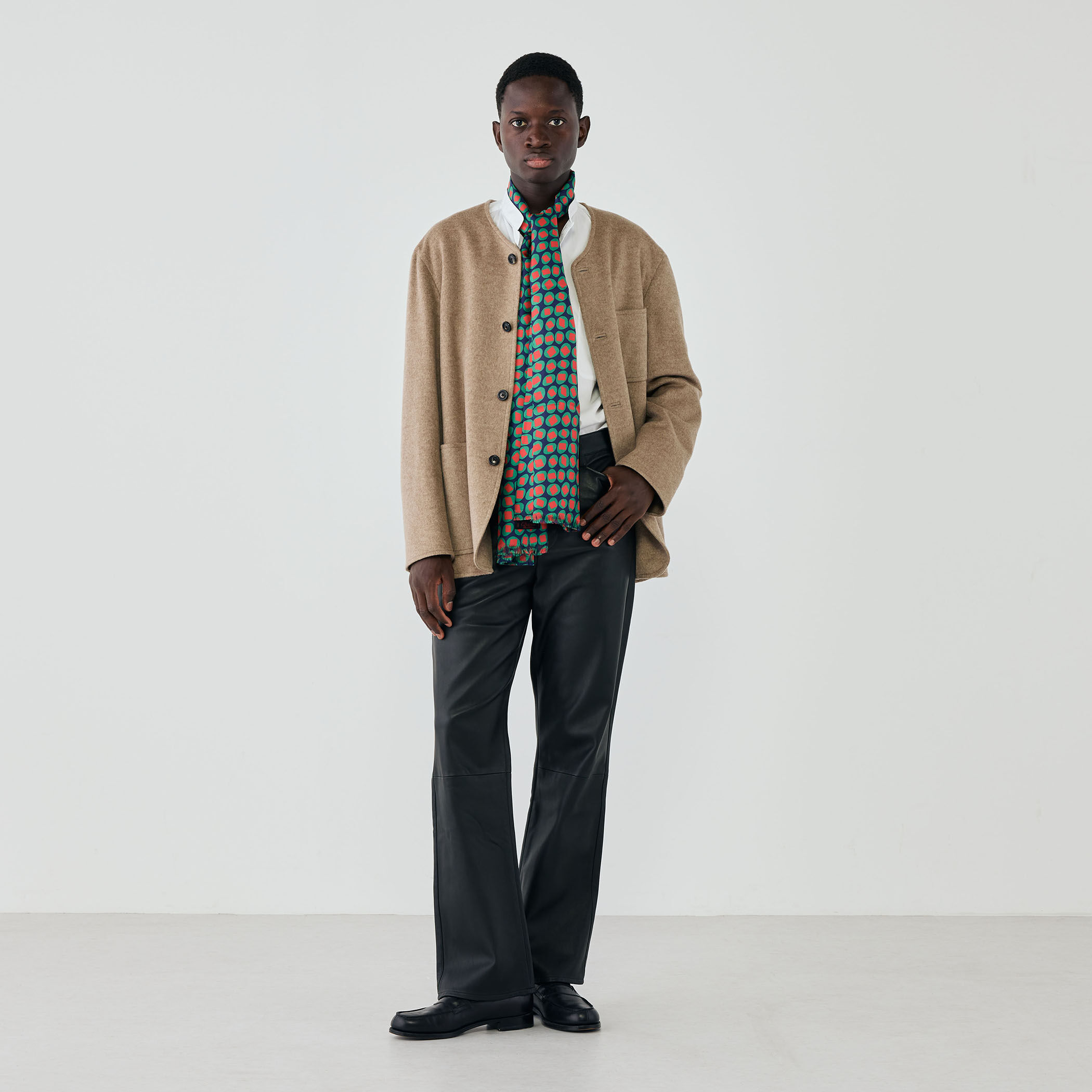 MAISON et VOYAGE カシミア ノーカラーブルゾン MAISON et VOYAGE カシミア ノーカラーブルゾン