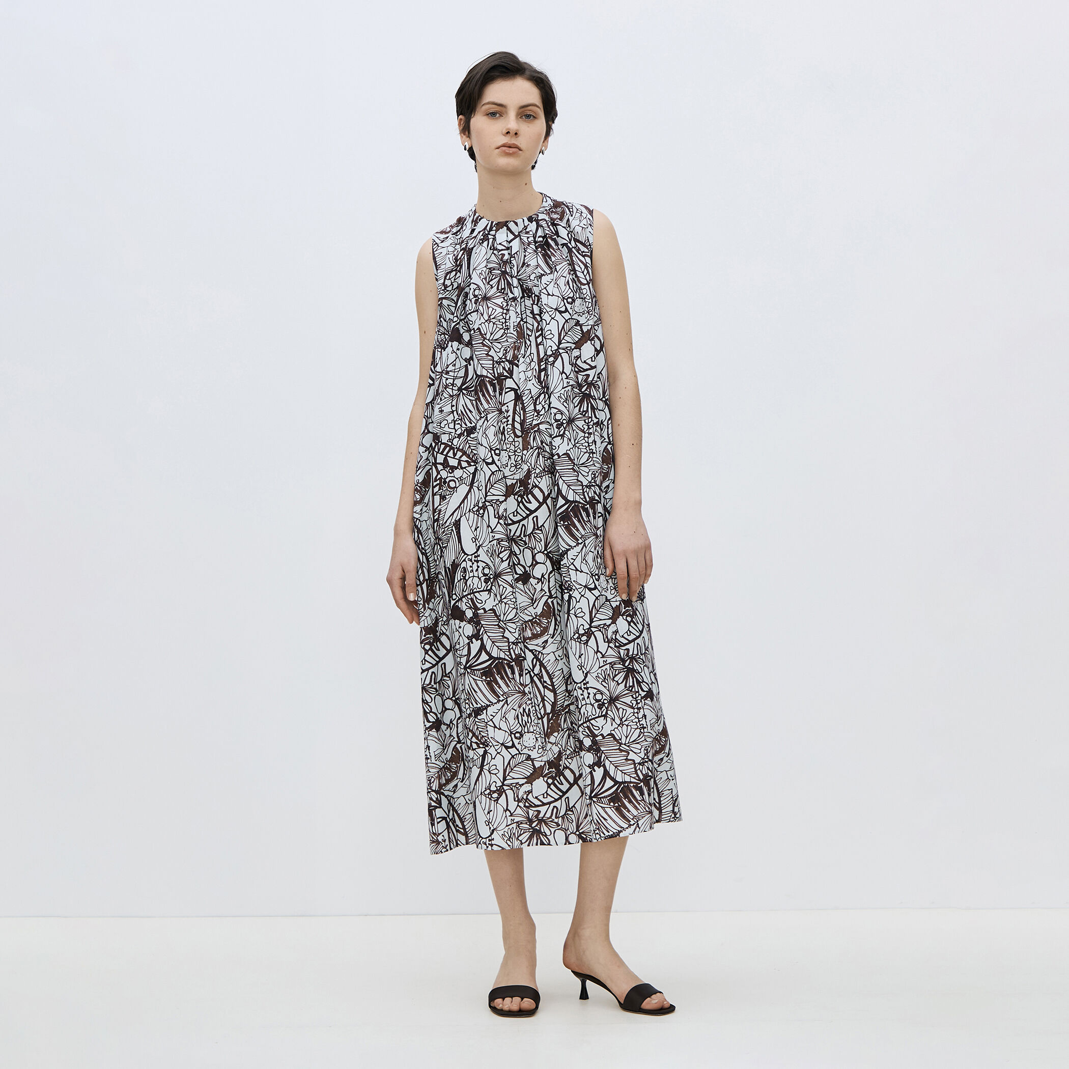 Cham☆新品未使用タグ付き☆ トゥモローランド ビー　シルクタンクトップ ウォッシャブルシルク ノースリーブプルオーバー｜トゥモローランド