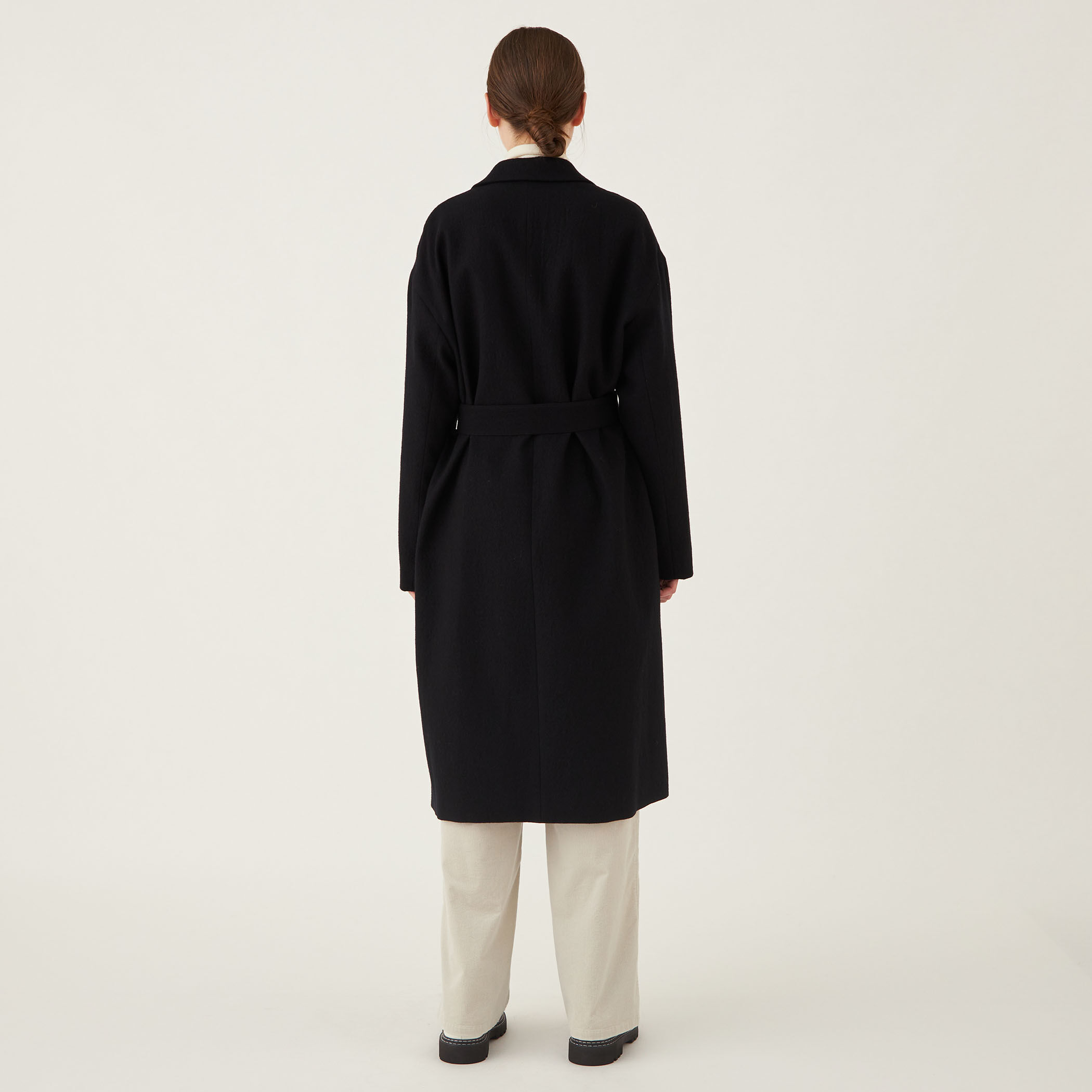 532 美品✨ギャルリーヴィー ベルテッドコートワンピース 定価5.1万 シルク 532 美品✨ギャルリーヴィー ベルテッドコートワンピース 定価