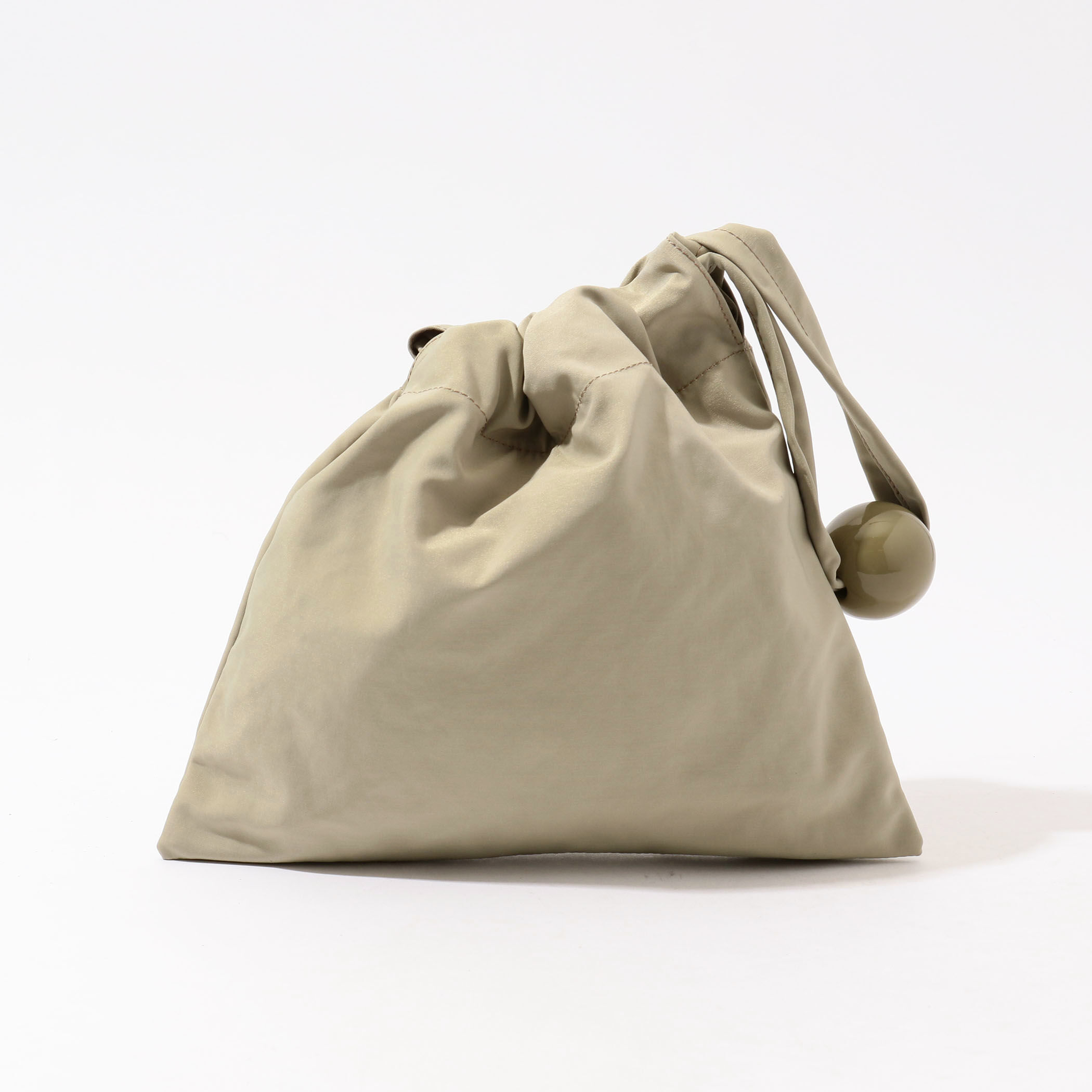 Bucket Baggage Ball Charm Satin Mini Bag｜トゥモローランド 公式通販