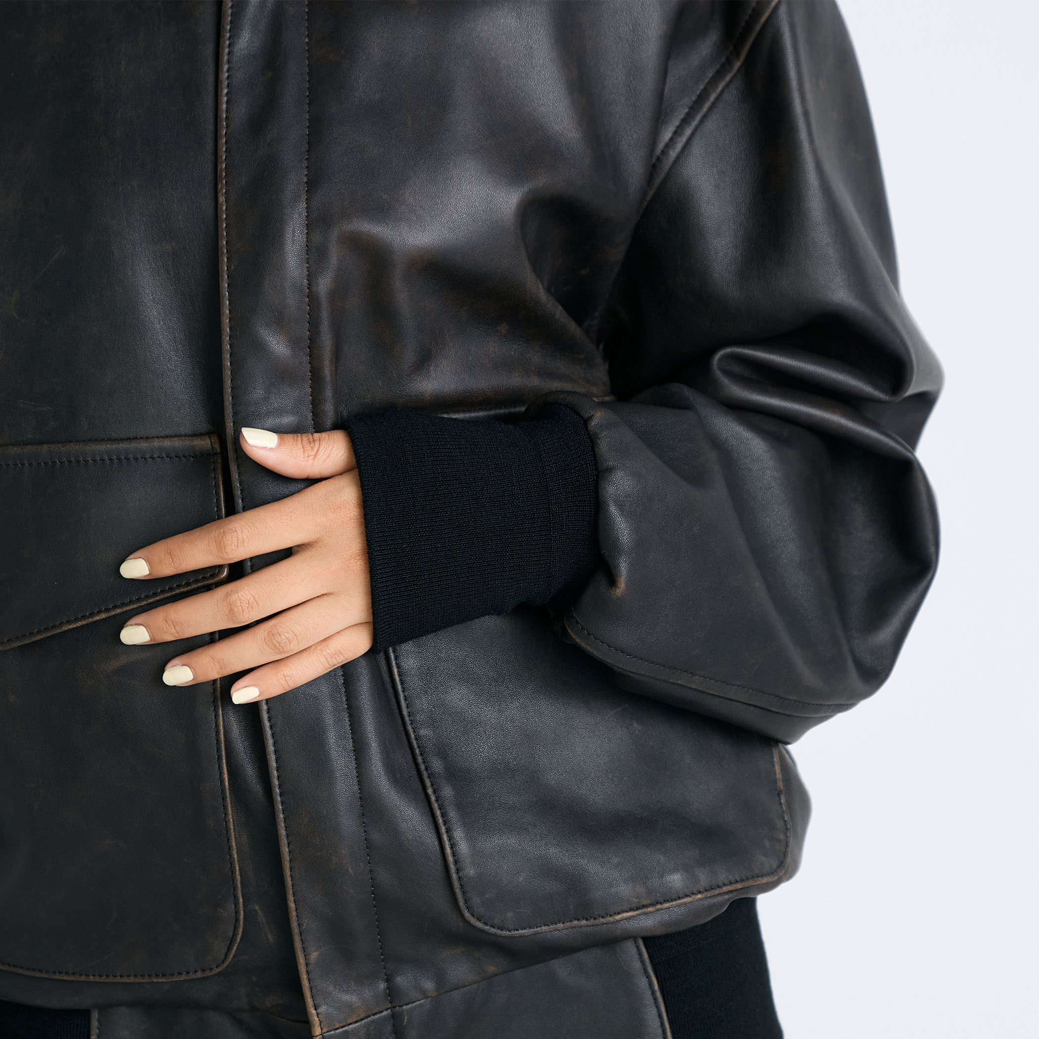 ララ クラッシュレザー A-2ジャケット｜トゥモローランド 公式通販