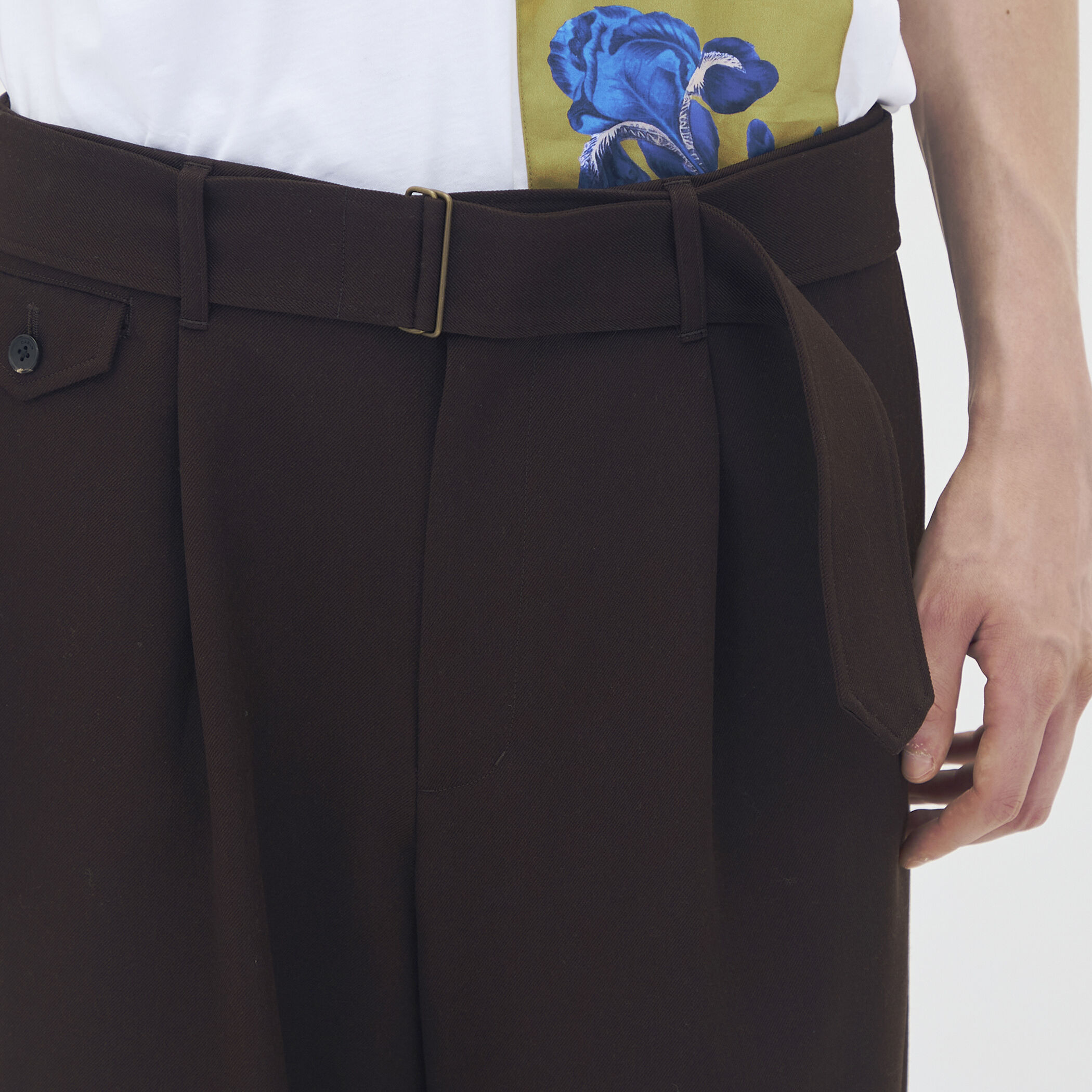 ウールギャバジン ベルテッドパンツ｜トゥモローランド 公式サイト