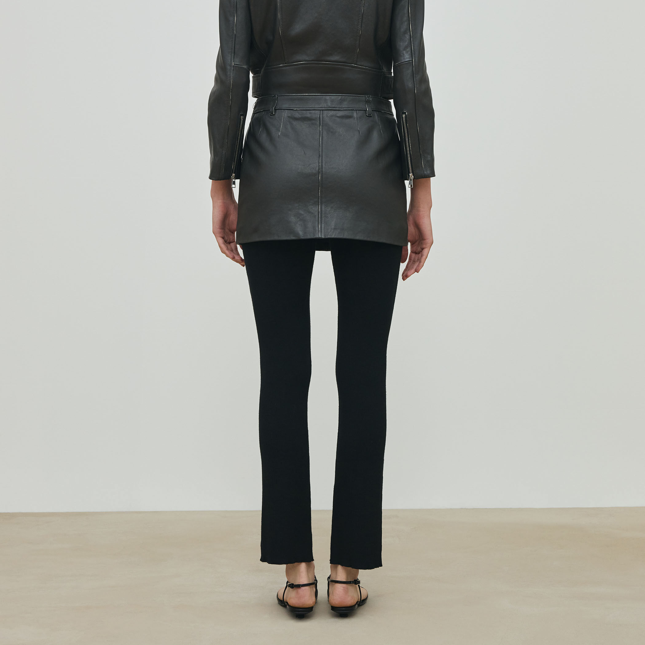 ヴィンテージレザー ローライズミニスカート｜トゥモローランド 公式通販