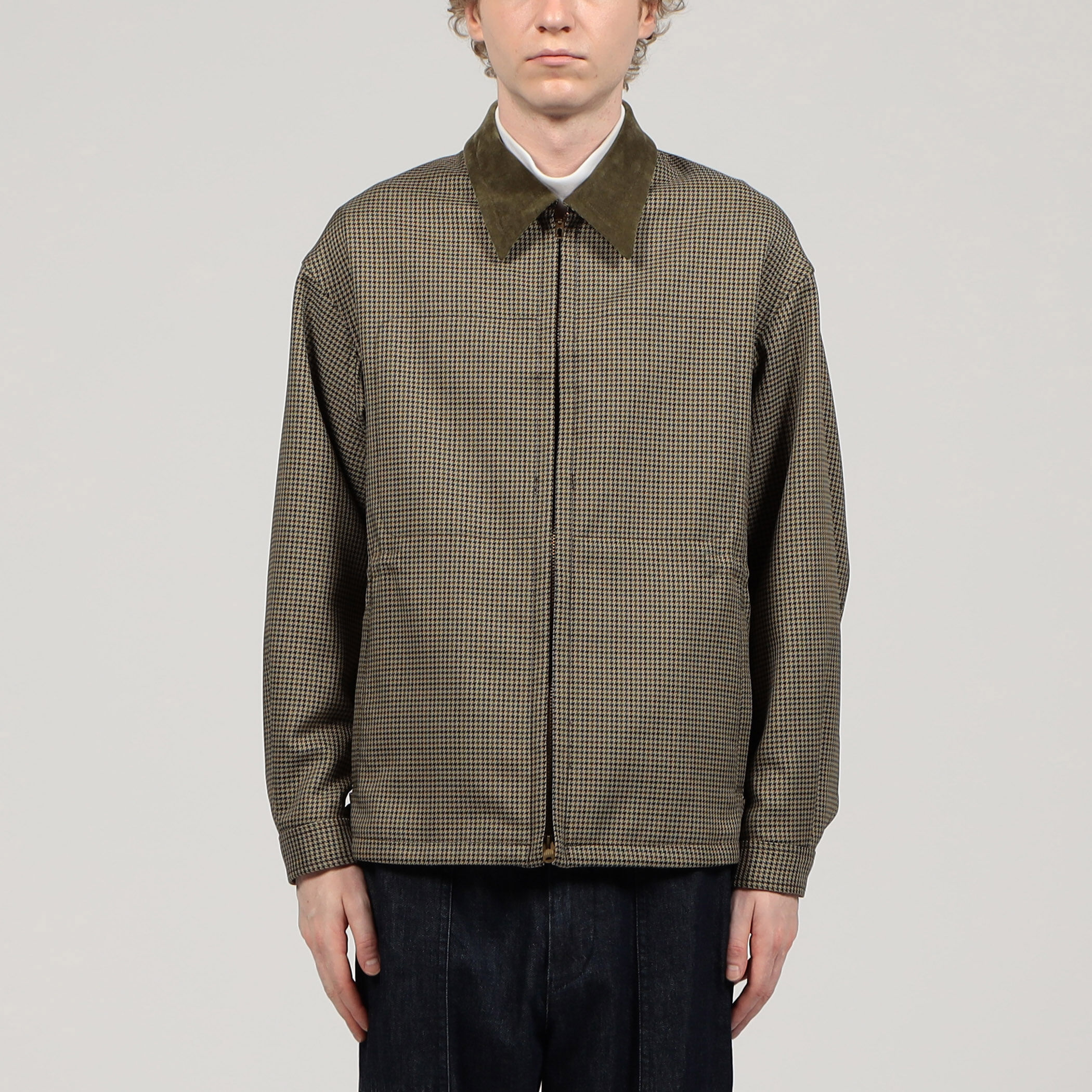 iteme64ac8a8513e11ef80cf0242ac