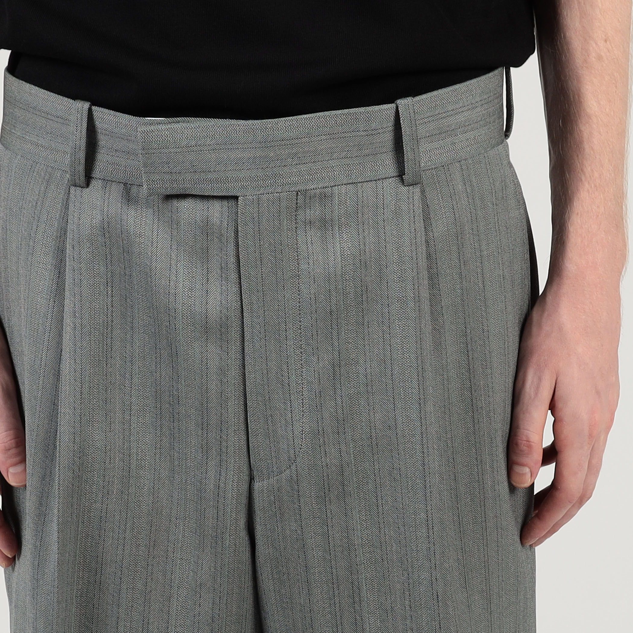 MAATEE&SONS ウールシルクヘリンボーン 1プリーツスラックス