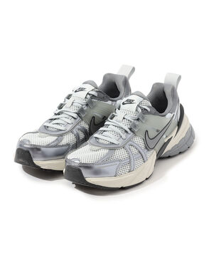 Nike V2K RUN スニーカー
