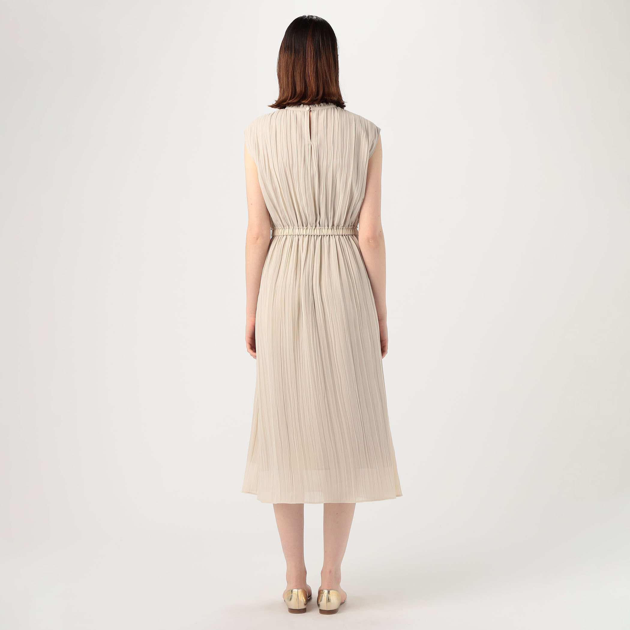 トゥモローランド　ランダムプリーツ フレンチスリーブワンピース ランダムプリーツ フレンチスリーブワンピース｜トゥモローランド 公式通販