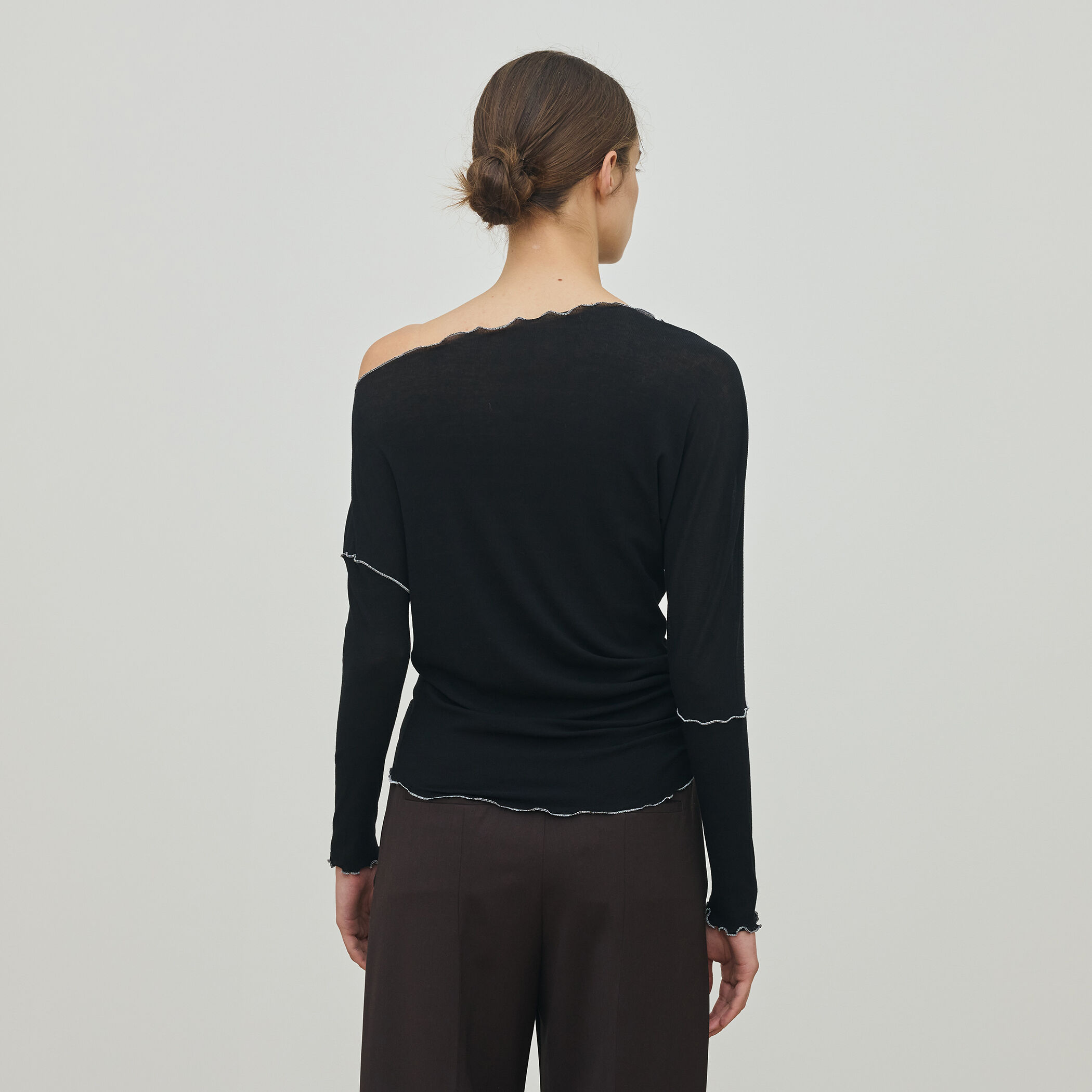 コットンジャージー ツイストプルオーバー｜トゥモローランド 公式通販