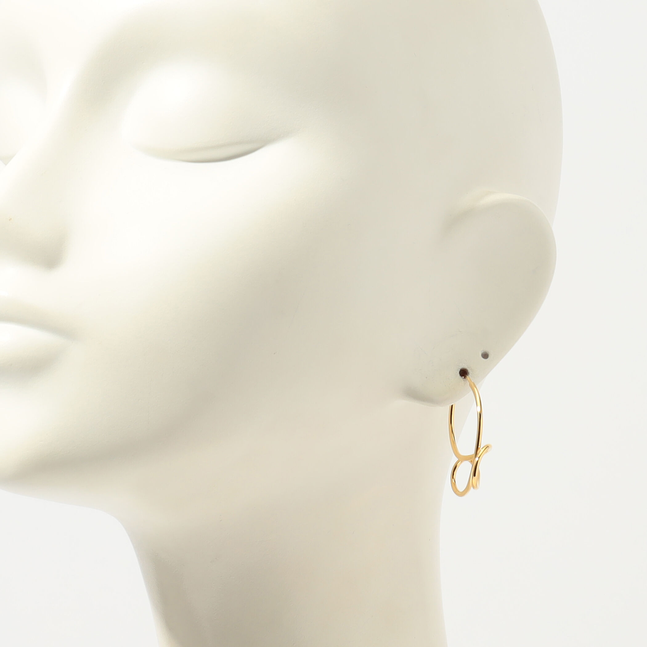 BAR JEWELLERY ゴールドカーブピアス TOMORROWLAND｜BAR Jewellery TWISTED CONTOUR ゴールド ピアス