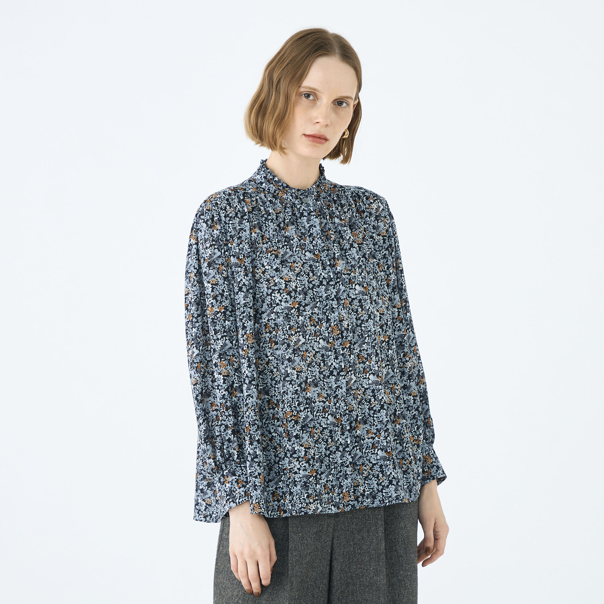 ブローフラワープリント フリルブラウス｜トゥモローランド 公式通販