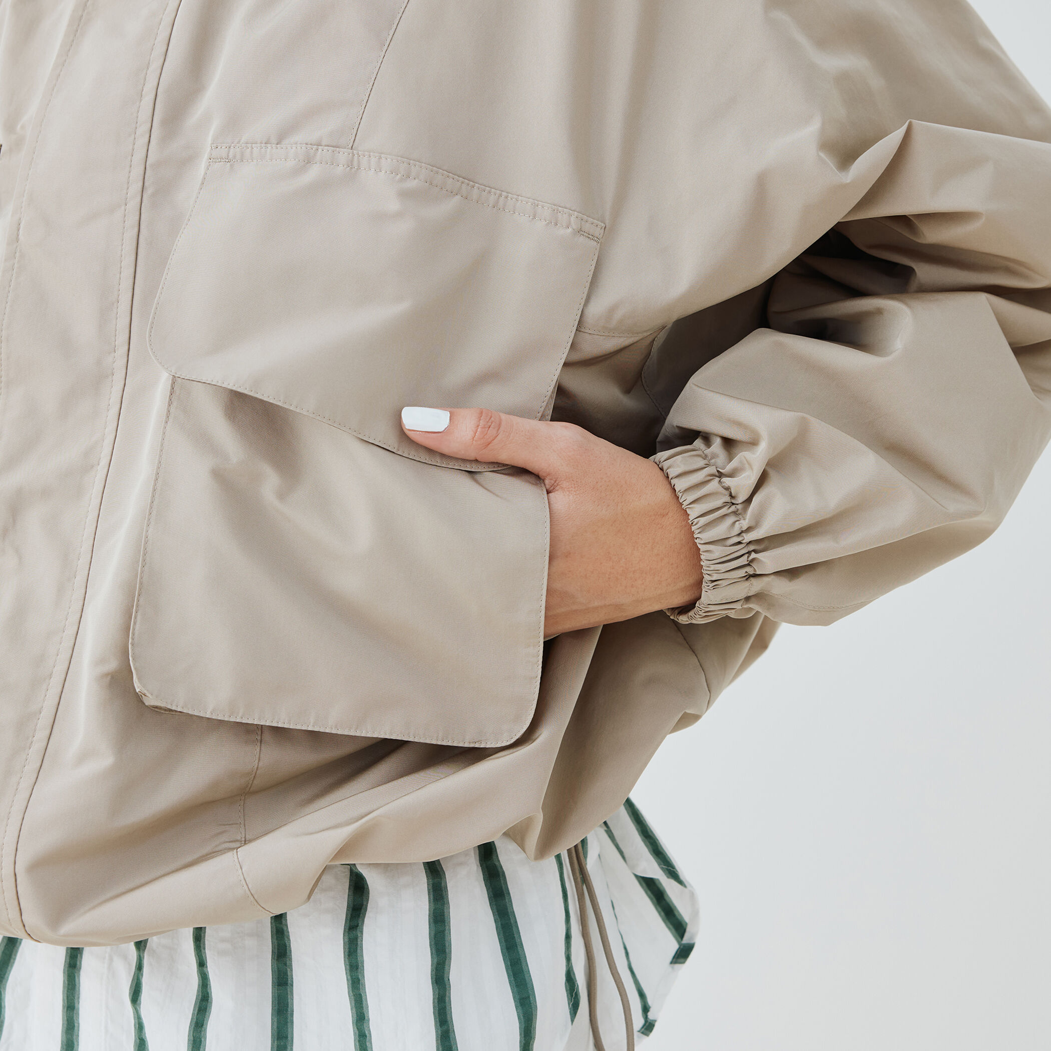 メモリータフタ フーデットブルゾン｜トゥモローランド 公式通販