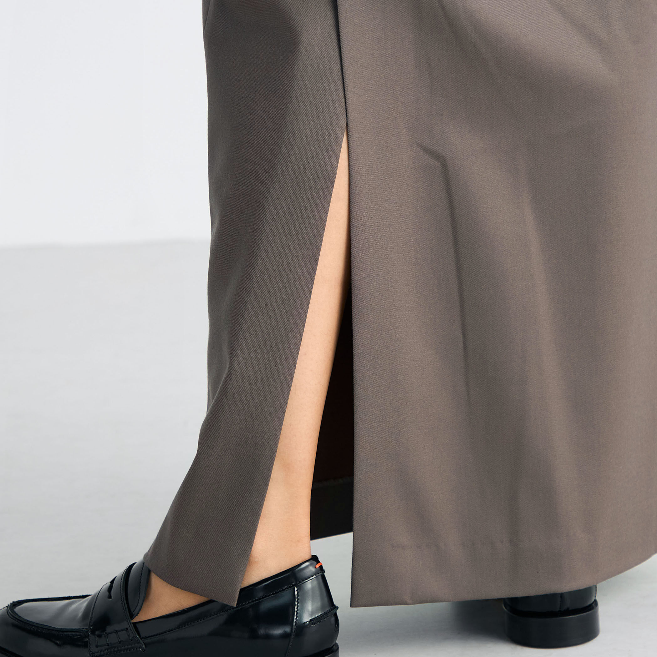 Super160's ウールツイル Iラインスカート｜トゥモローランド 公式通販