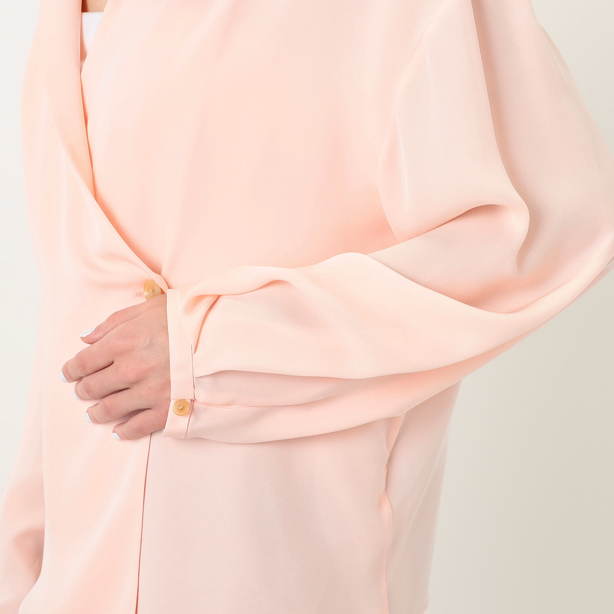 KHAITE ASHTON TOP シルクブラウス｜トゥモローランド 公式サイト