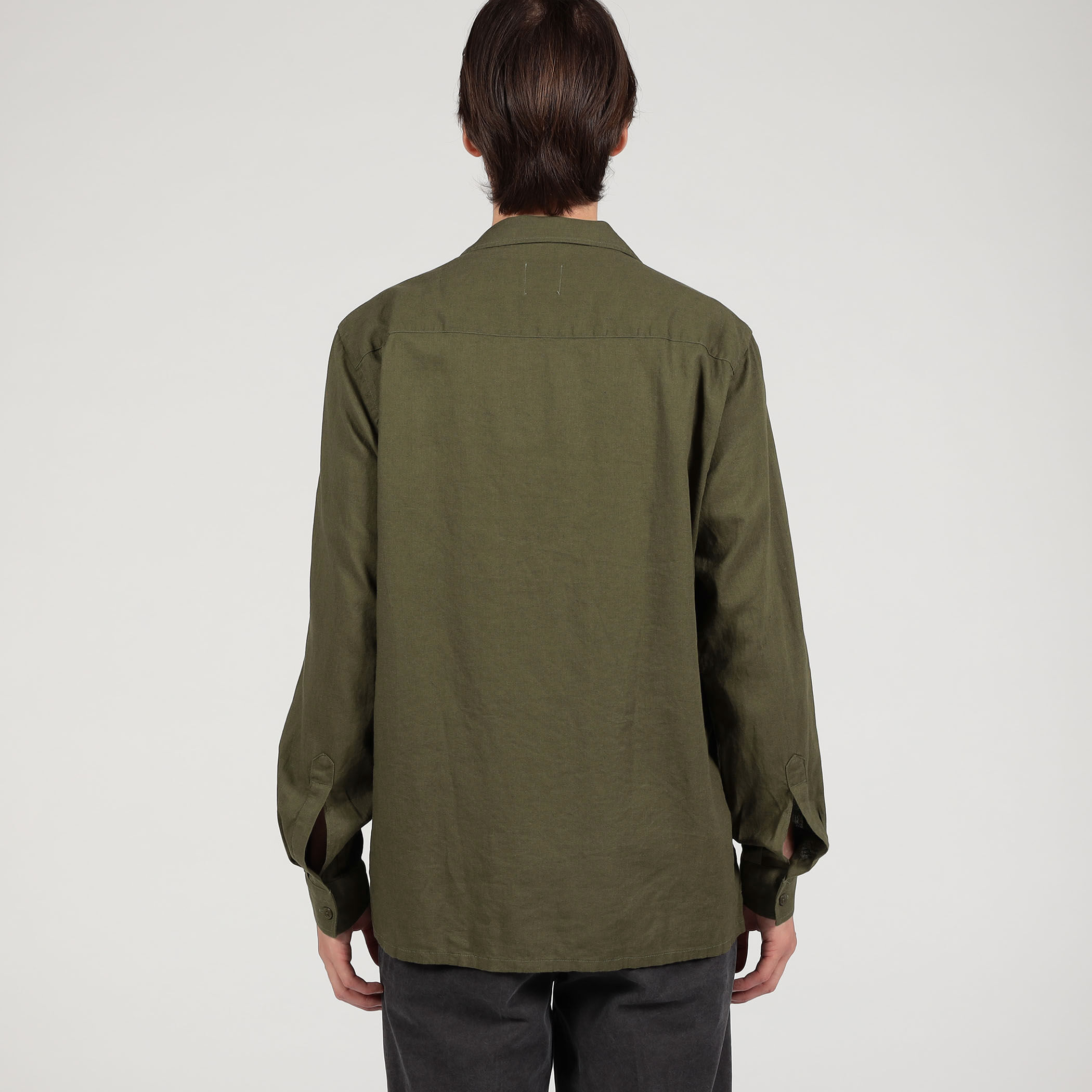 別注】GUY ROVER リネンレーヨン サファリシャツ｜トゥモローランド