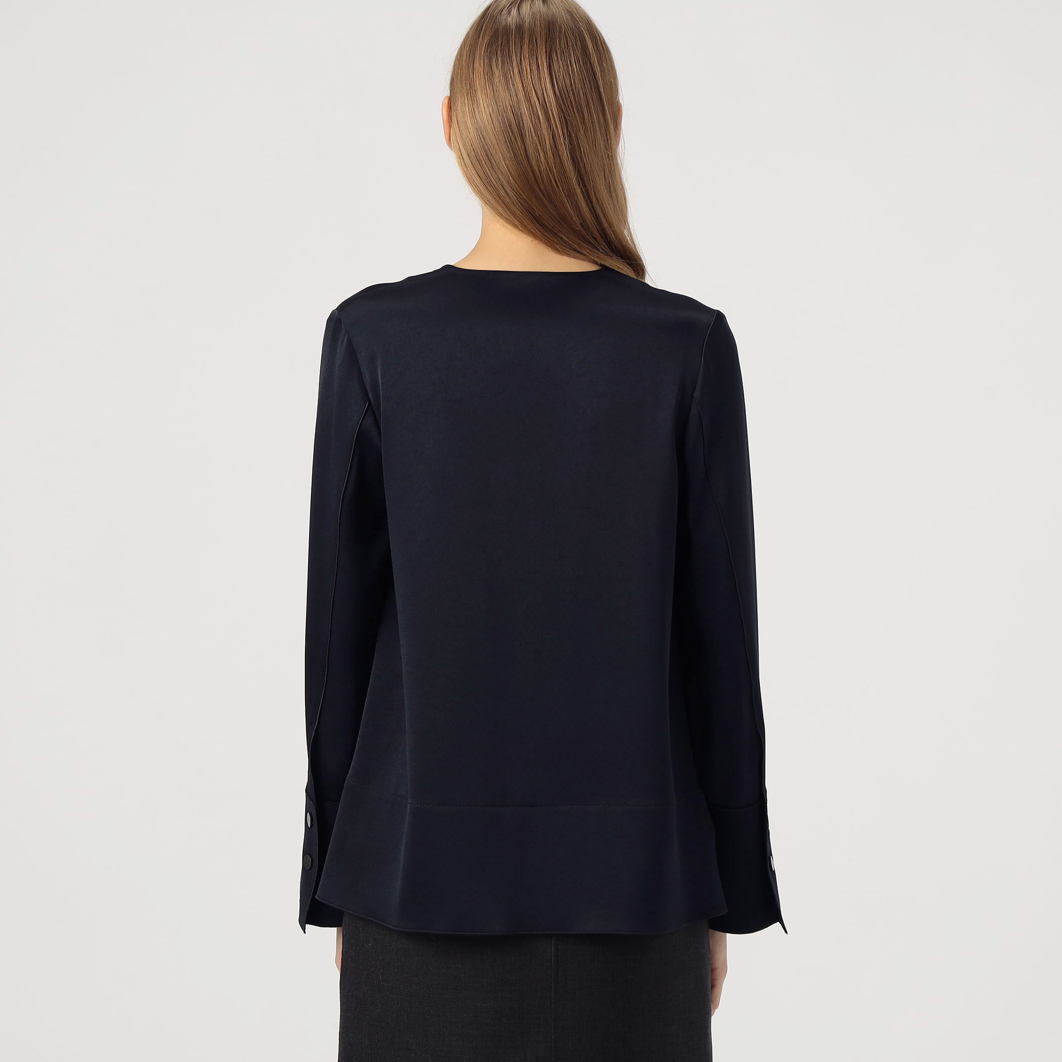 サテンジョーゼット オープンカラーブラウス｜トゥモローランド 公式通販