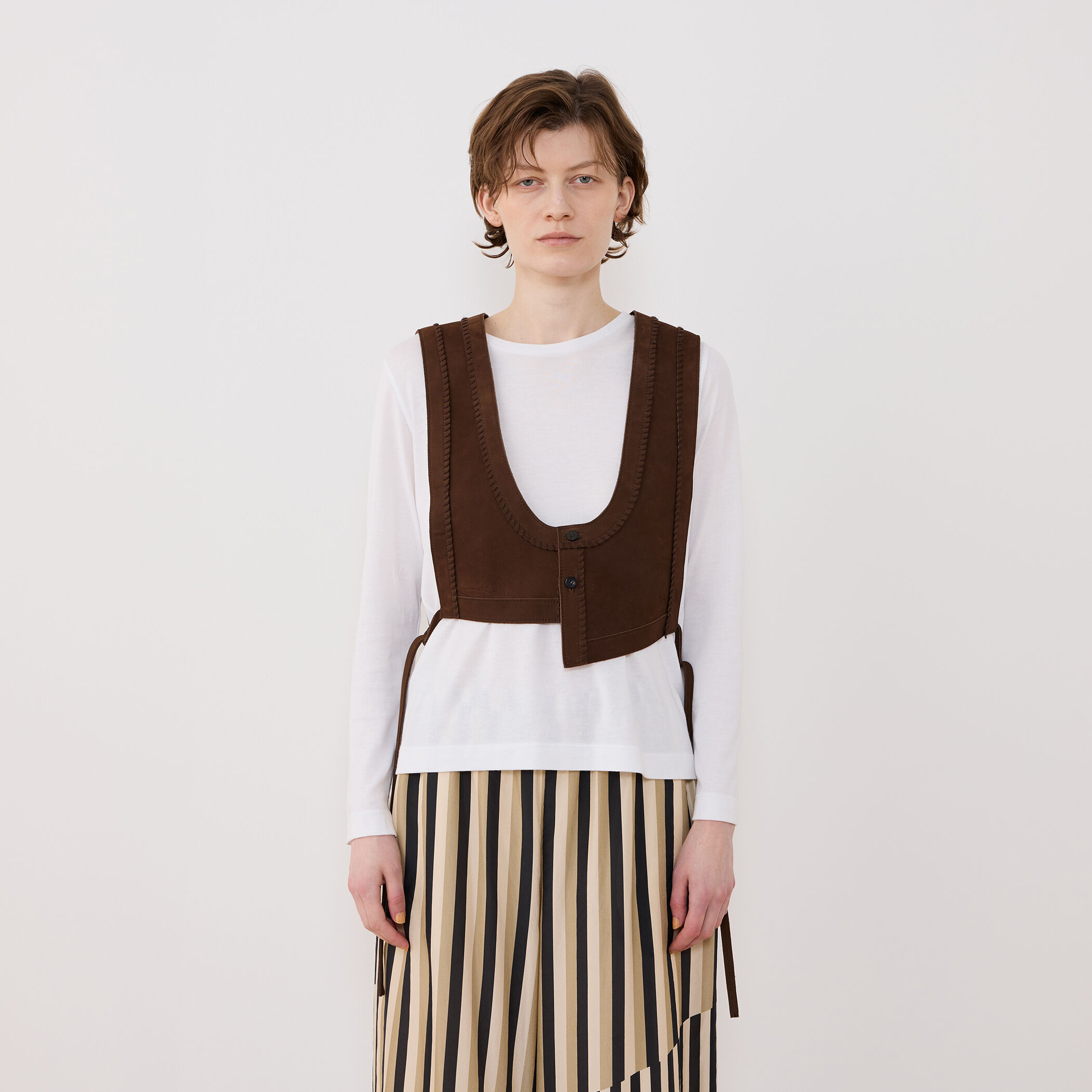 プライムヌバック アシンメトリーベスト｜トゥモローランド 公式通販