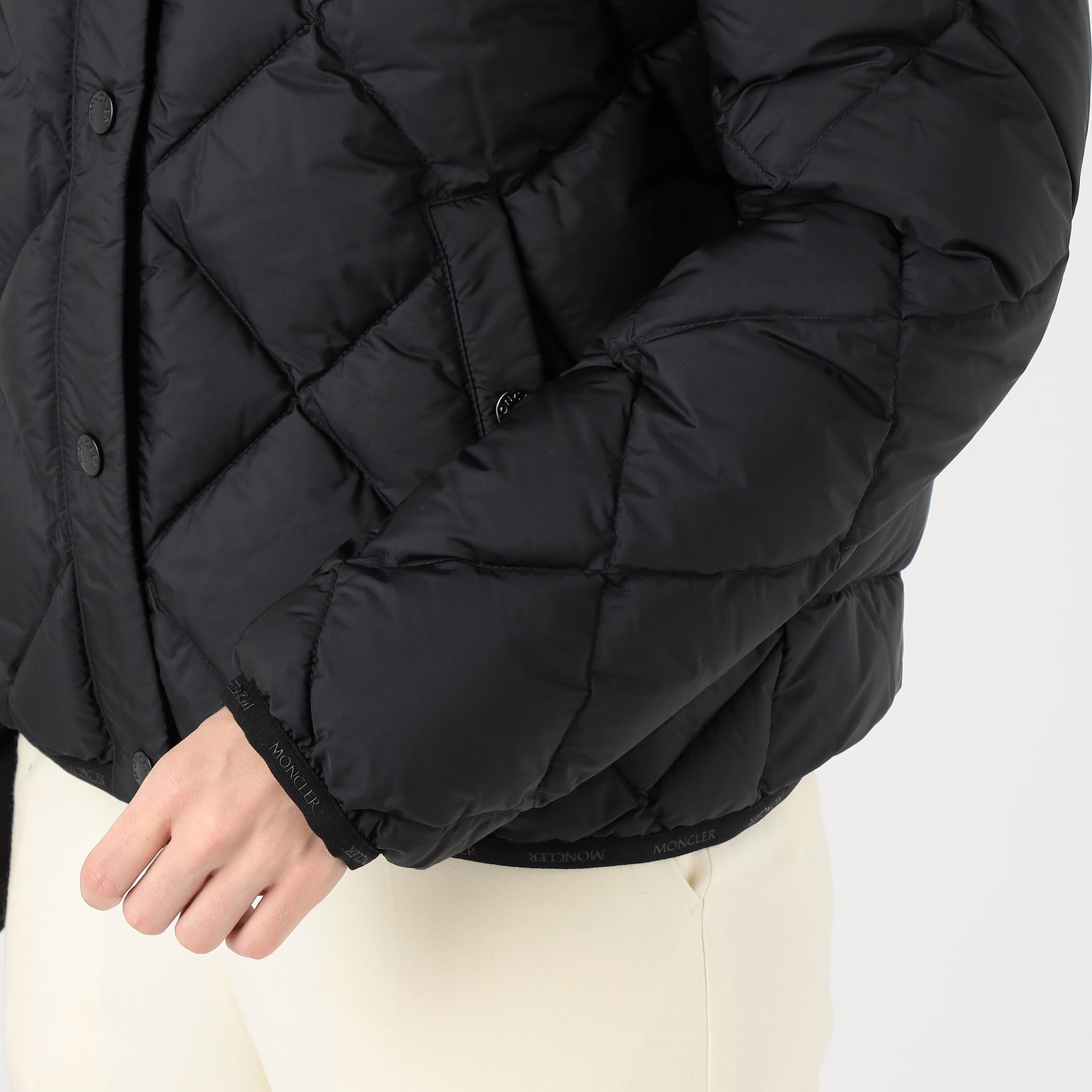 モンクレール　MONCLER ARVOUIN MONCLER/モンクレール】Arvouin ショートダウンジャケット