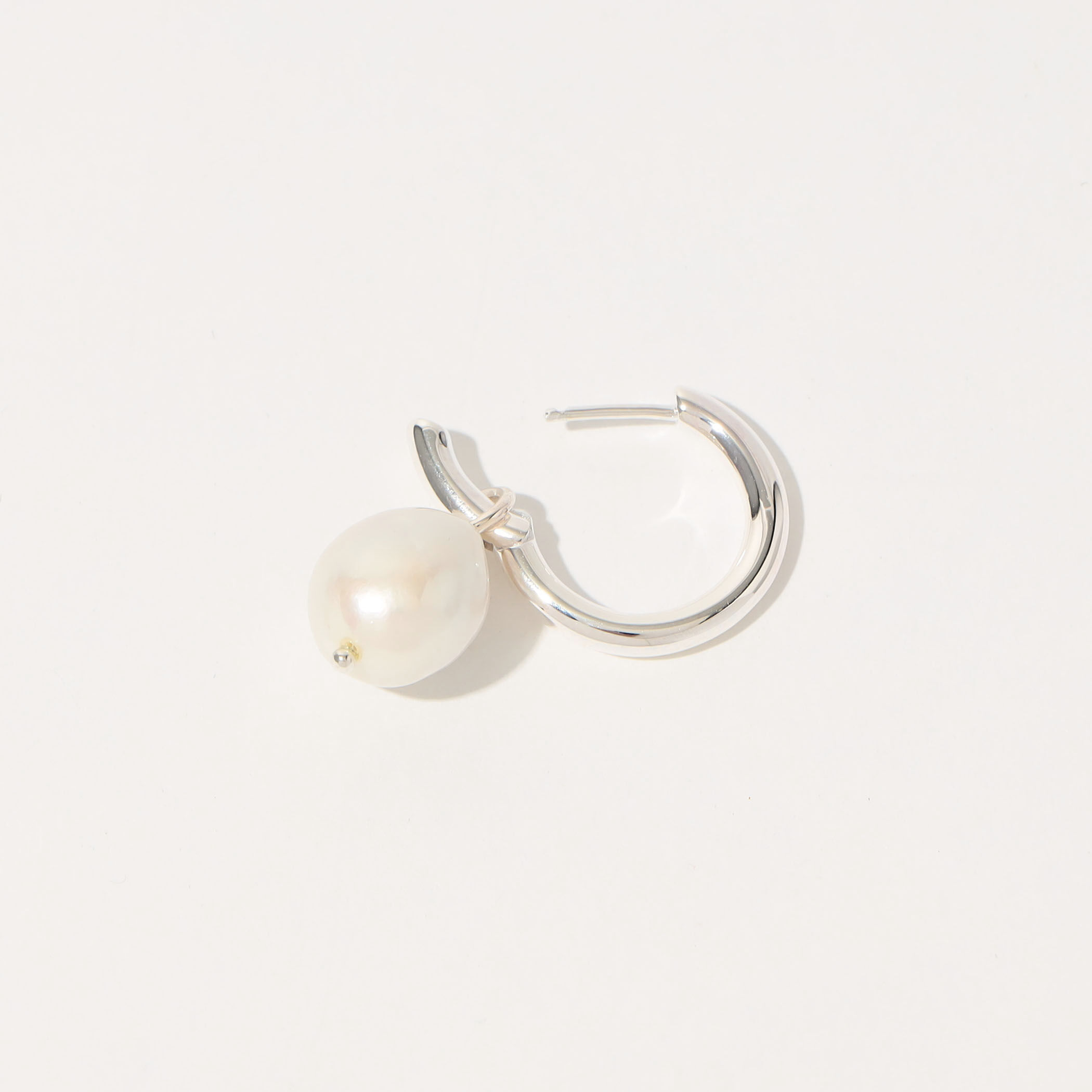 Kara Yoo UMA フープピアス｜トゥモローランド 公式通販