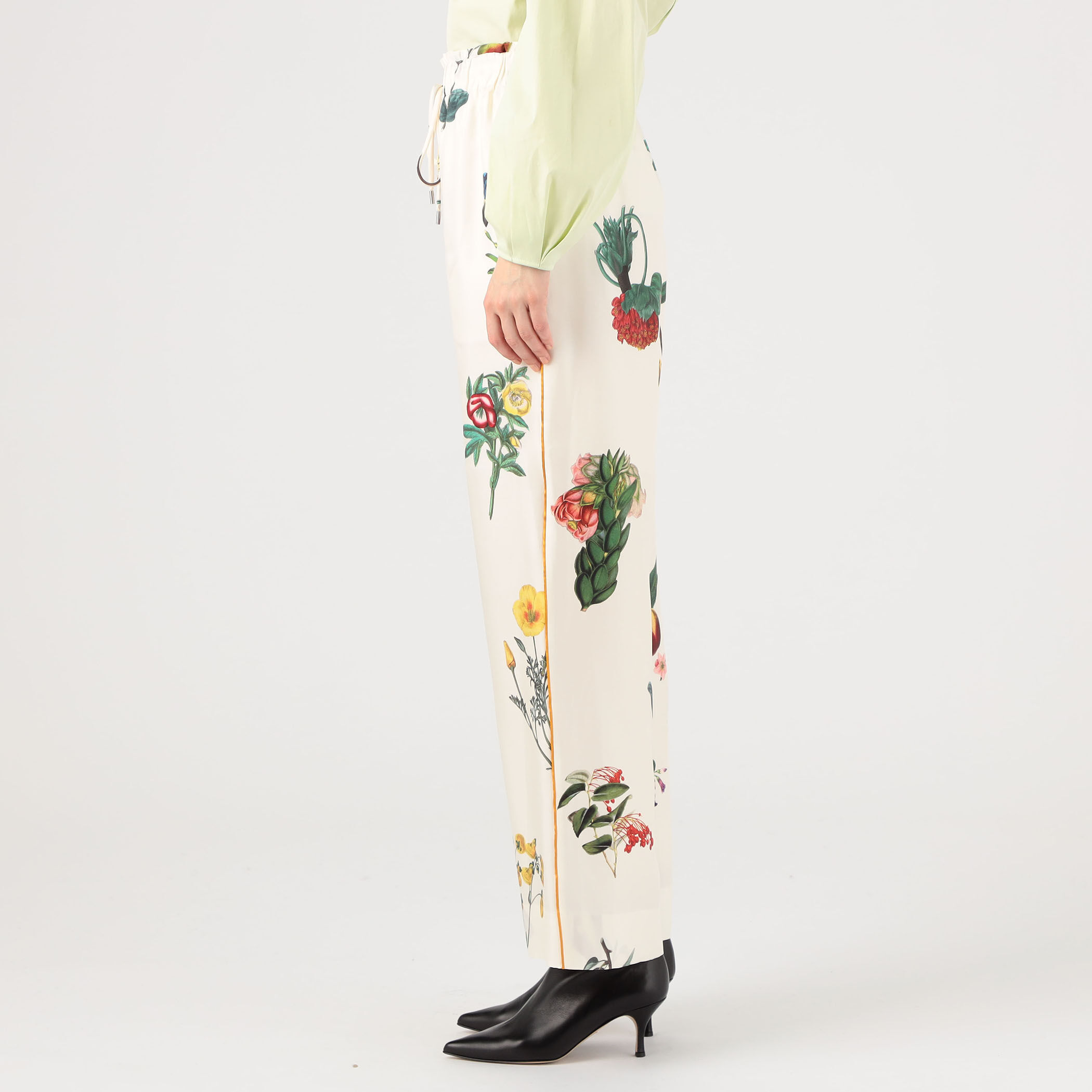 【新品】 CABaN シルクツイル BLOOMIN' ART プリントパンツファッション