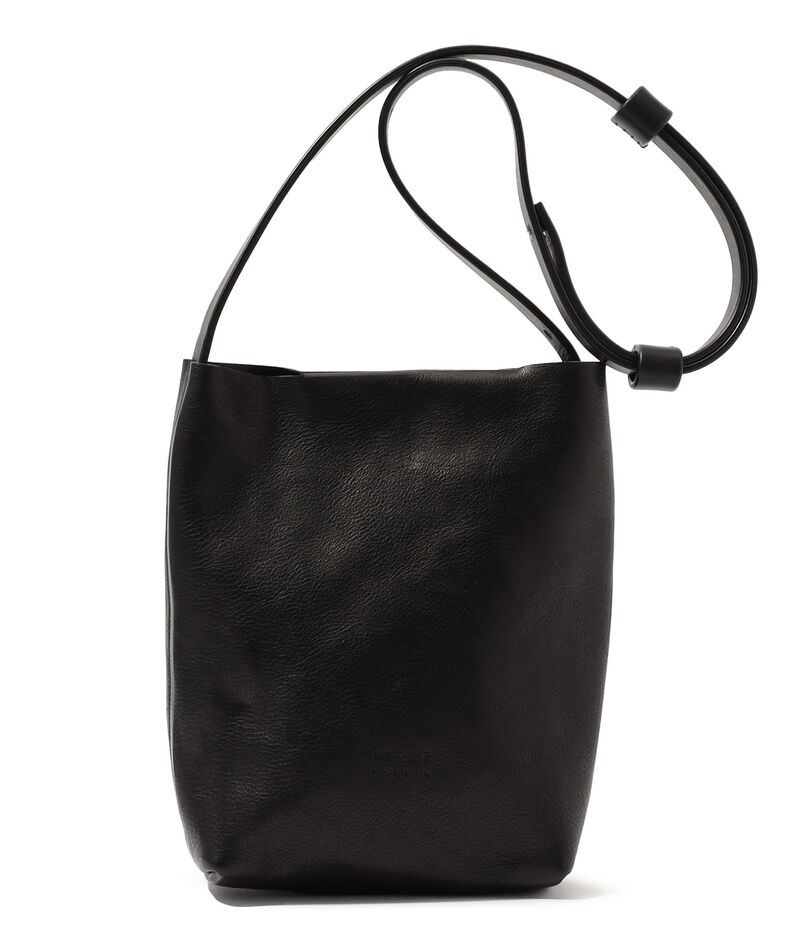 ARRHE STUDIO レザーショルダーバッグ