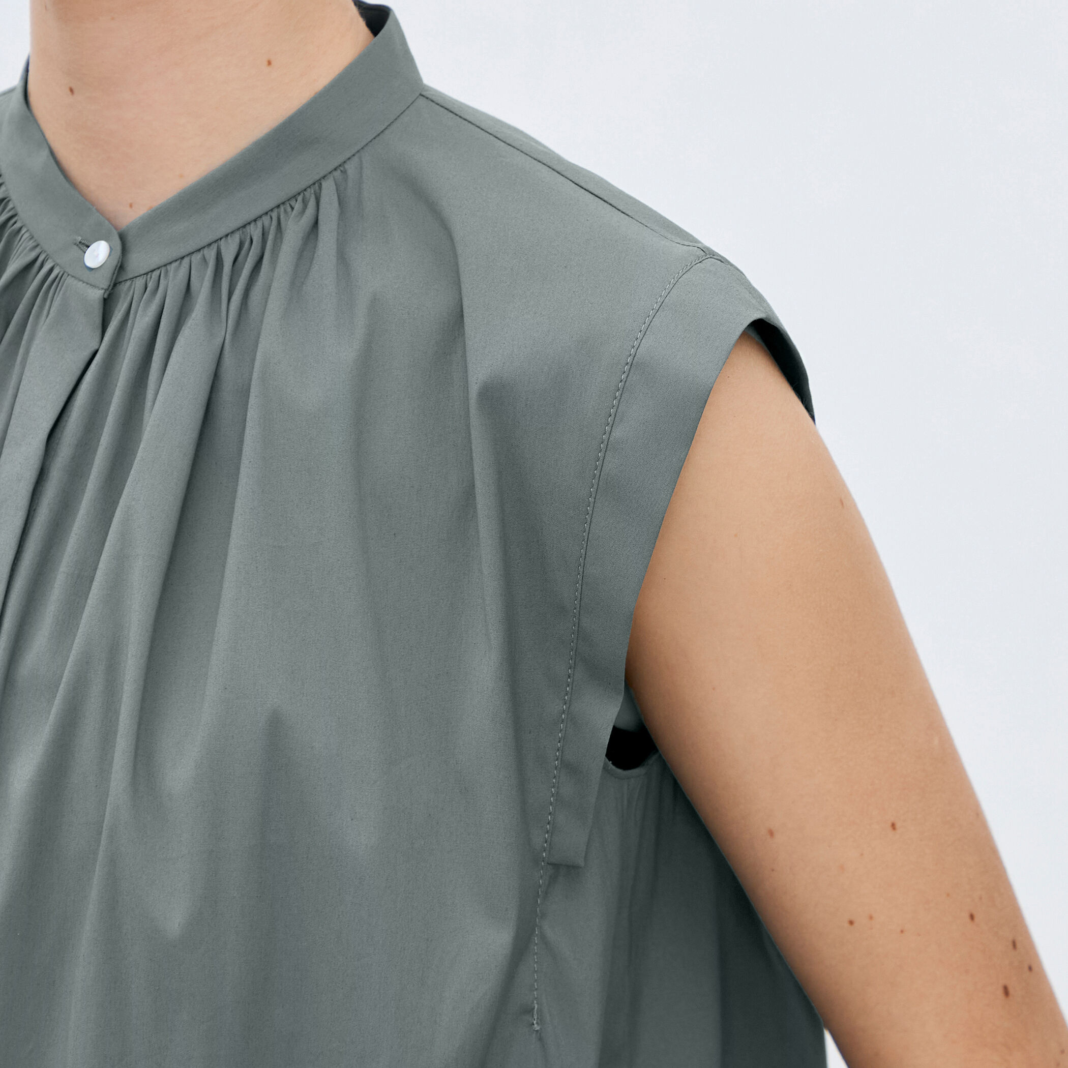 ドゥロワー 20SS ブラウス シャツ ノースリーブ リネン 36 S グレー ドゥロワー 20SS ブラウス シャツ ノースリーブ リネン 36 S グレー