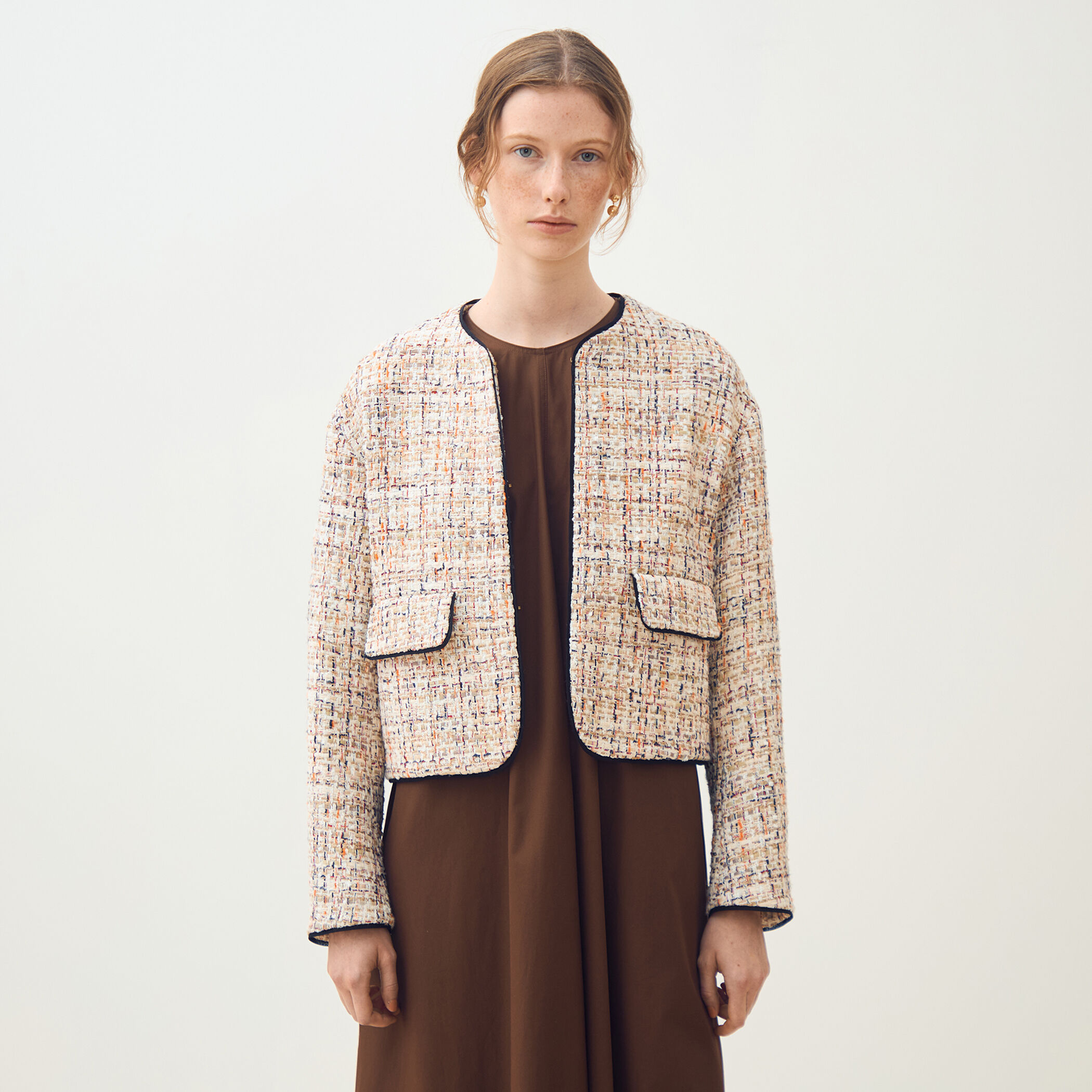 ホロウファンシーツイード ノーカラートリミングジャケット