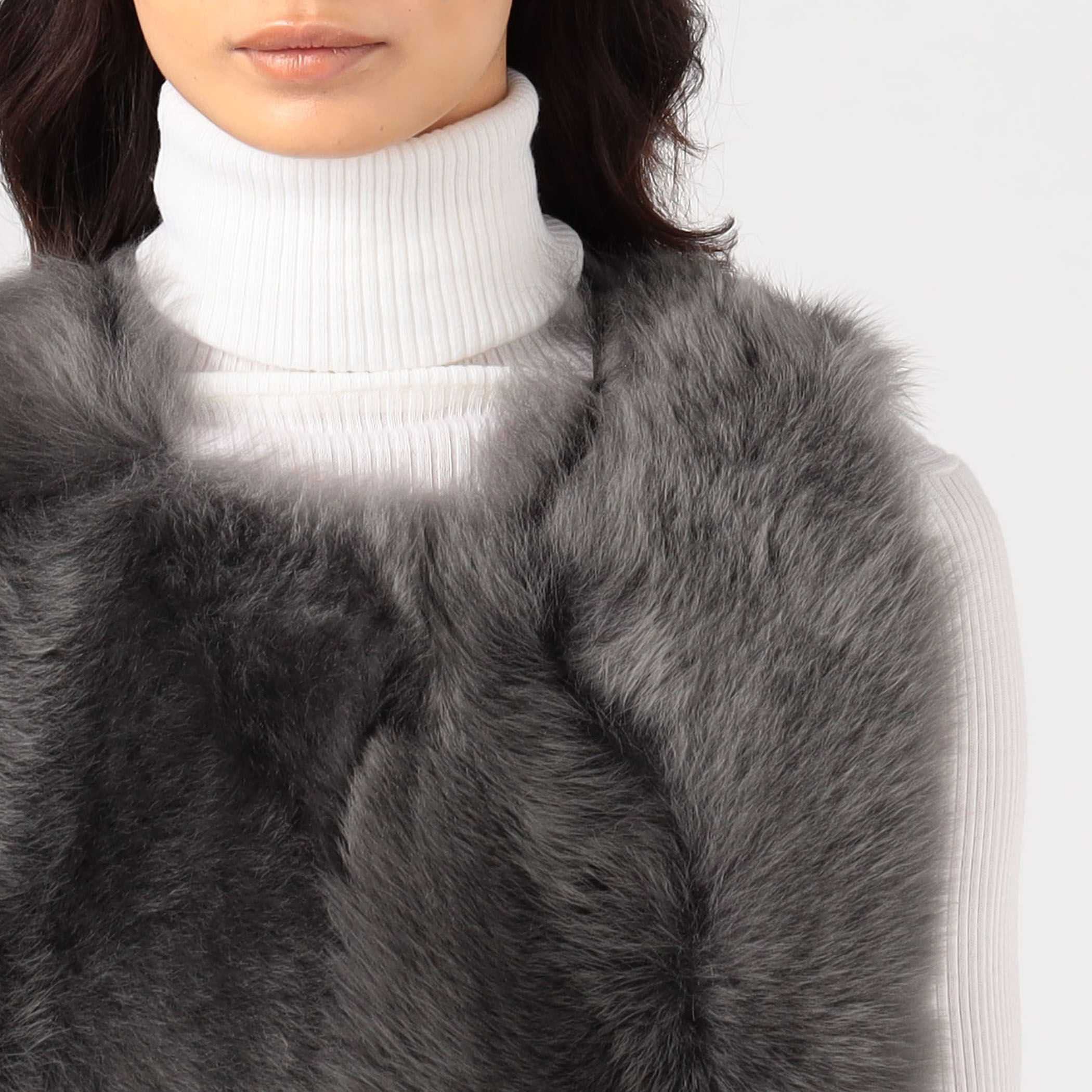 KARL DONOGHUE ショートムートンジレ｜トゥモローランド 公式通販