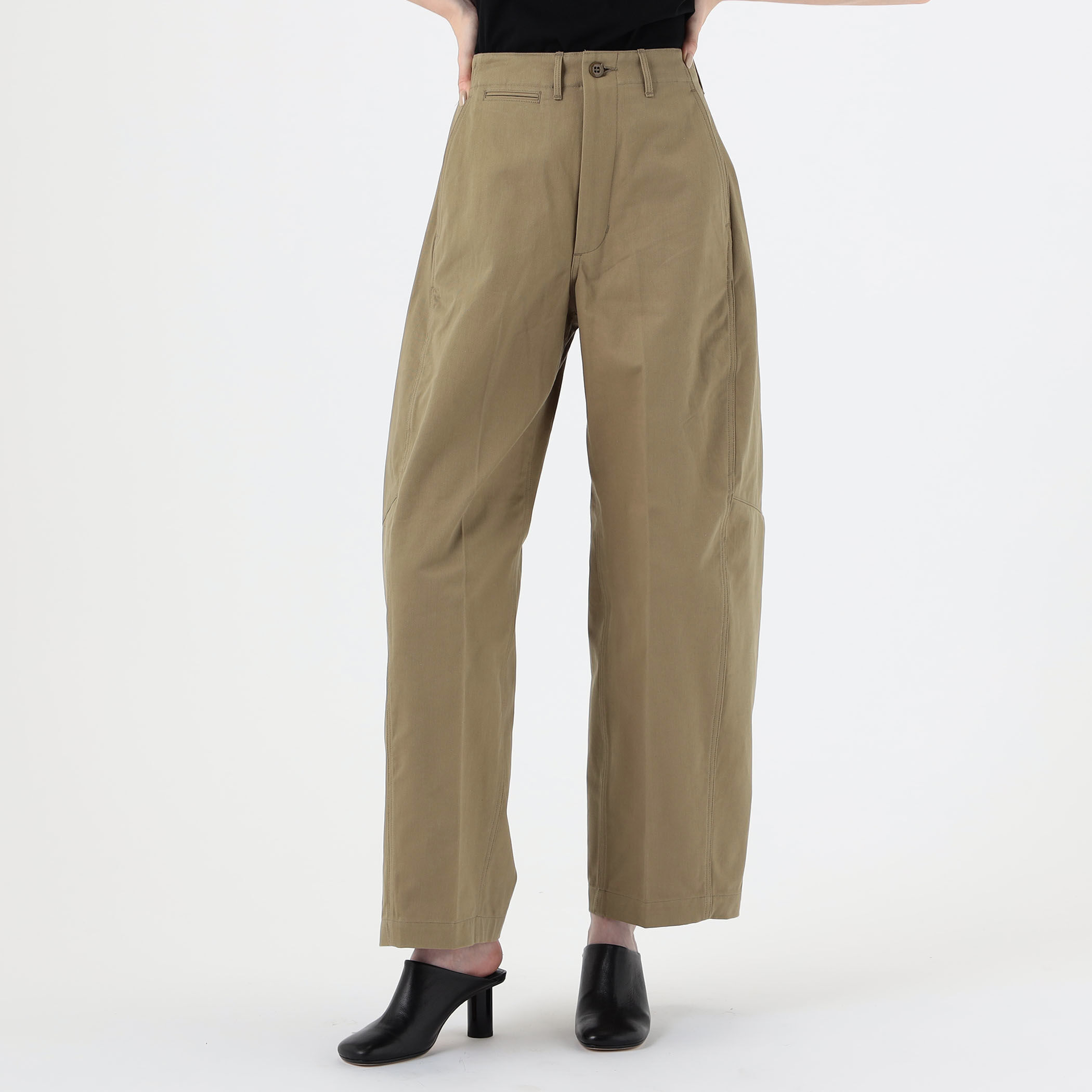 HYKE バレルレッグ チノパンツ|トゥモローランド 公式通販 HYKE バレルレッグ チノパンツ|トゥモローランド 公式通販