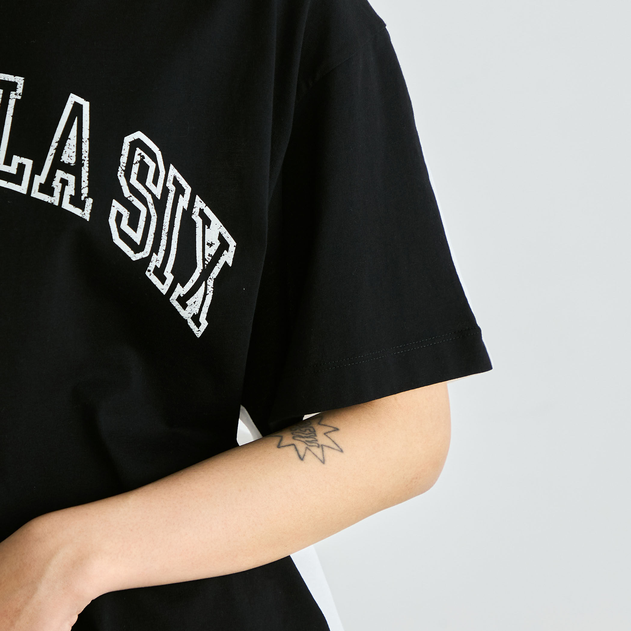 マルタンマルジェラ  Ｔシャツ 半袖 ロンハーマン  トゥモローランド マルタンマルジェラ 新しい猫シリーズの半袖Tシャツ 6,980円 CCS032104