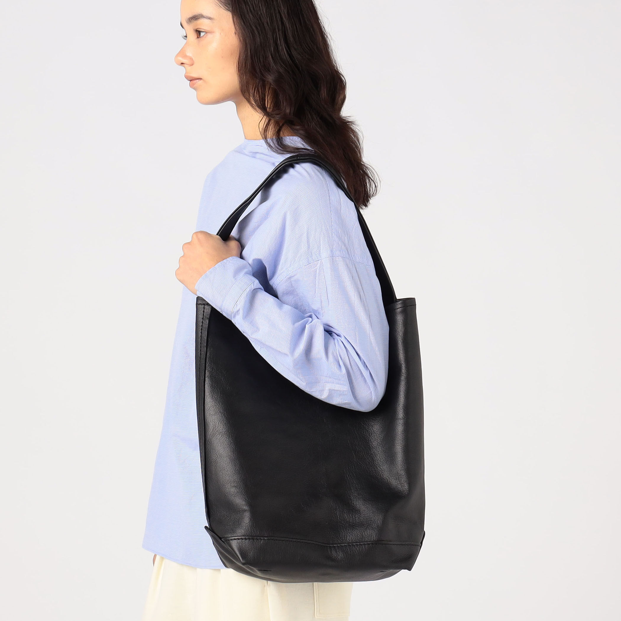 TEMBEA BAGUETTE ゴートレザー トートバッグ｜トゥモローランド 公式サイト