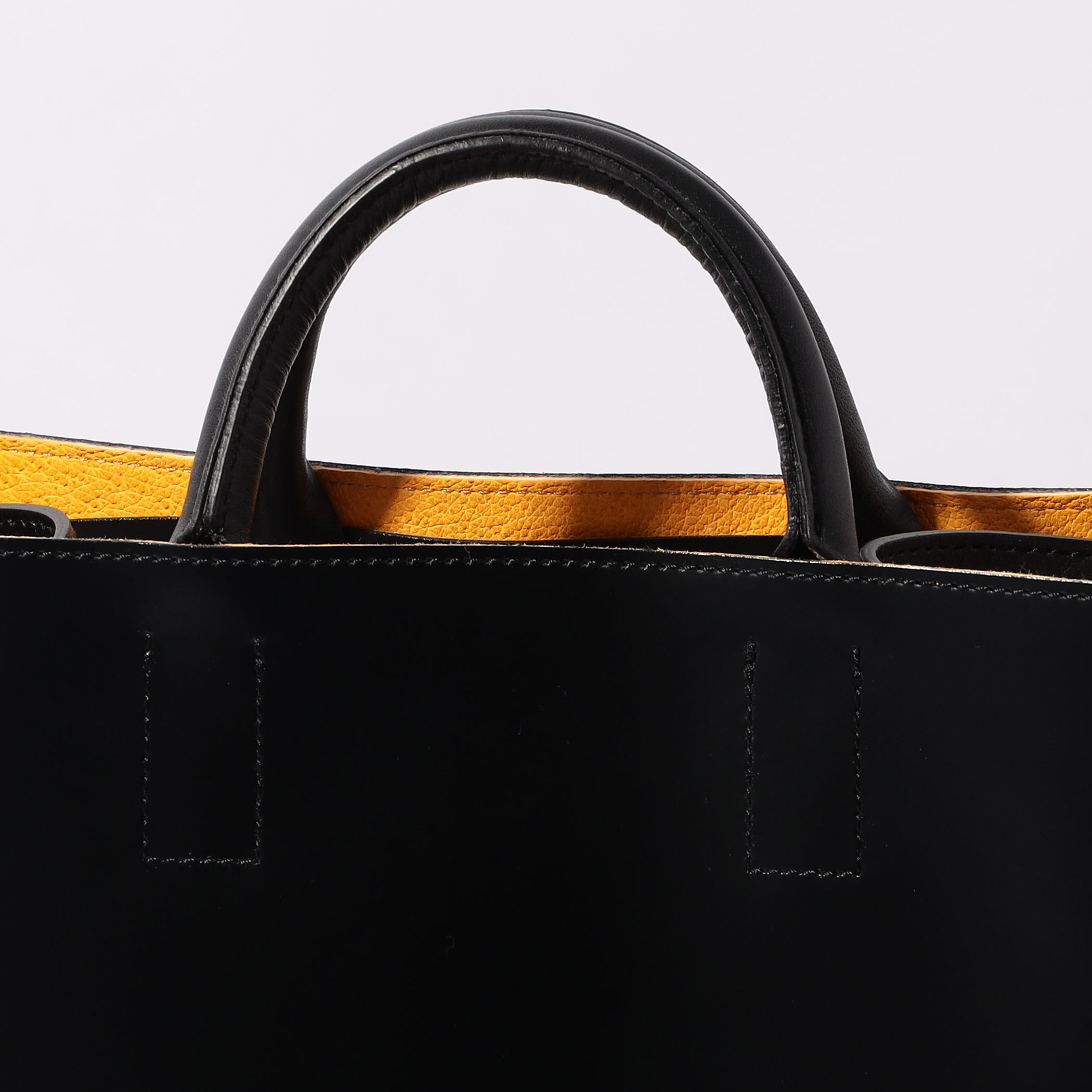 PIENI SULKA L PVC×ピッグレザー 2WAYトートバッグ｜トゥモローランド