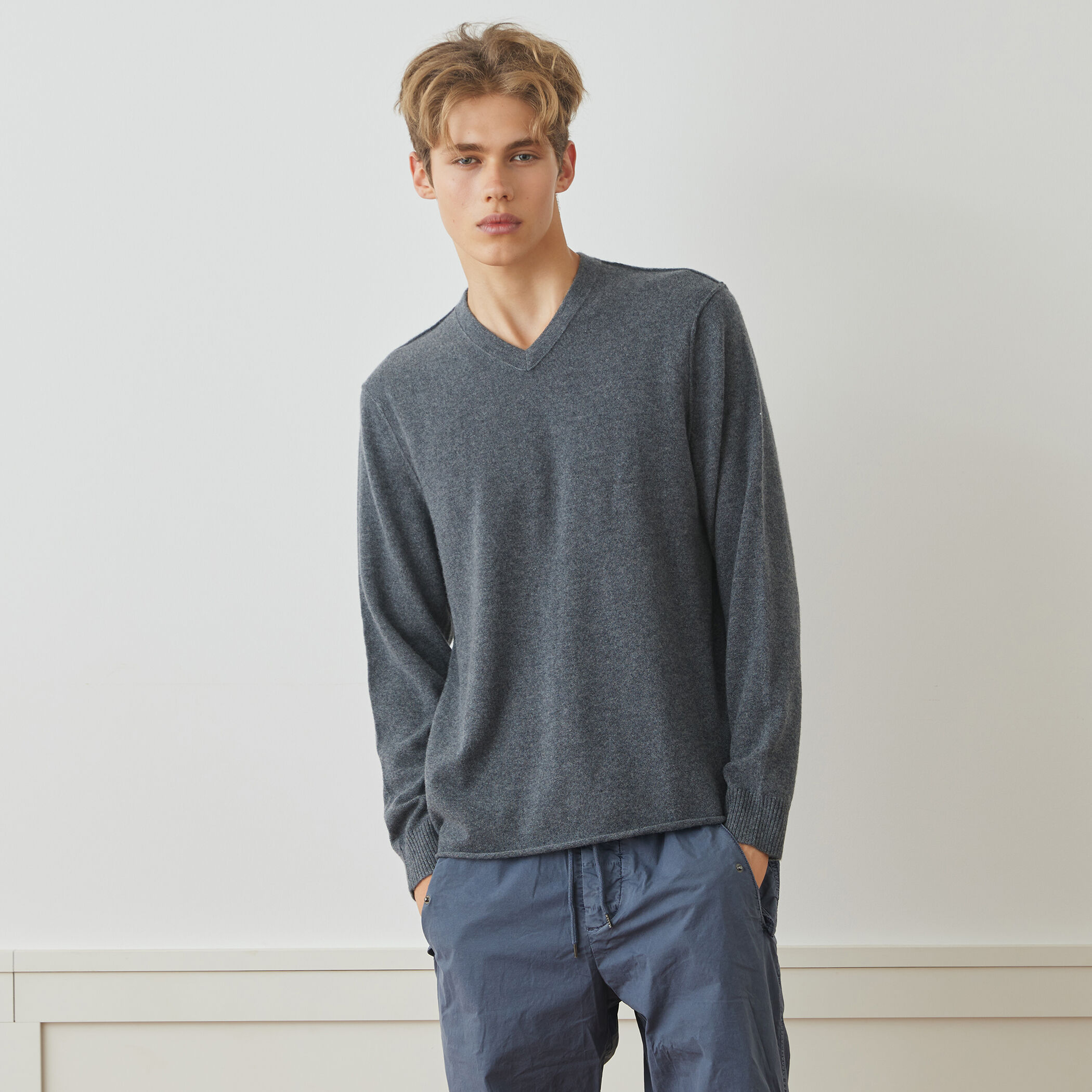 Tomorrowland .Bグレー Vネック カシミヤニットフリーサイズ Tomorrowland .Bグレー Vネック カシミヤニットフリーサイズ