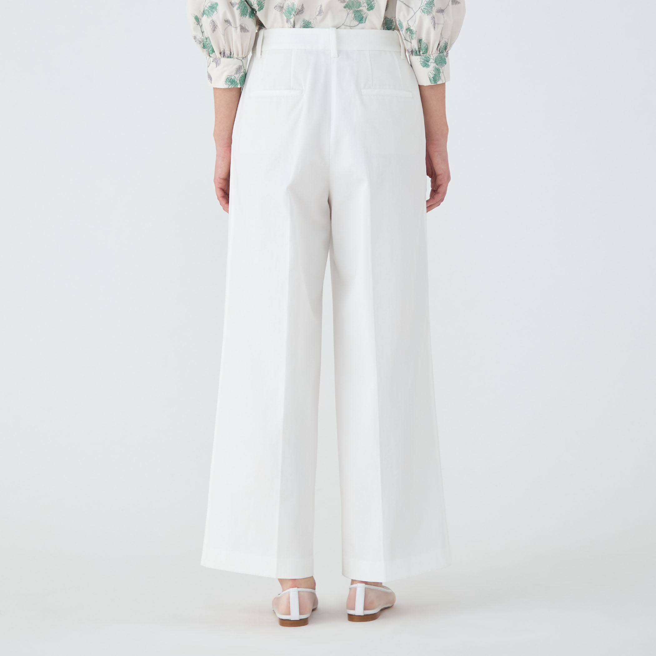 コットンカツラギ タックワイドパンツ｜トゥモローランド 公式通販