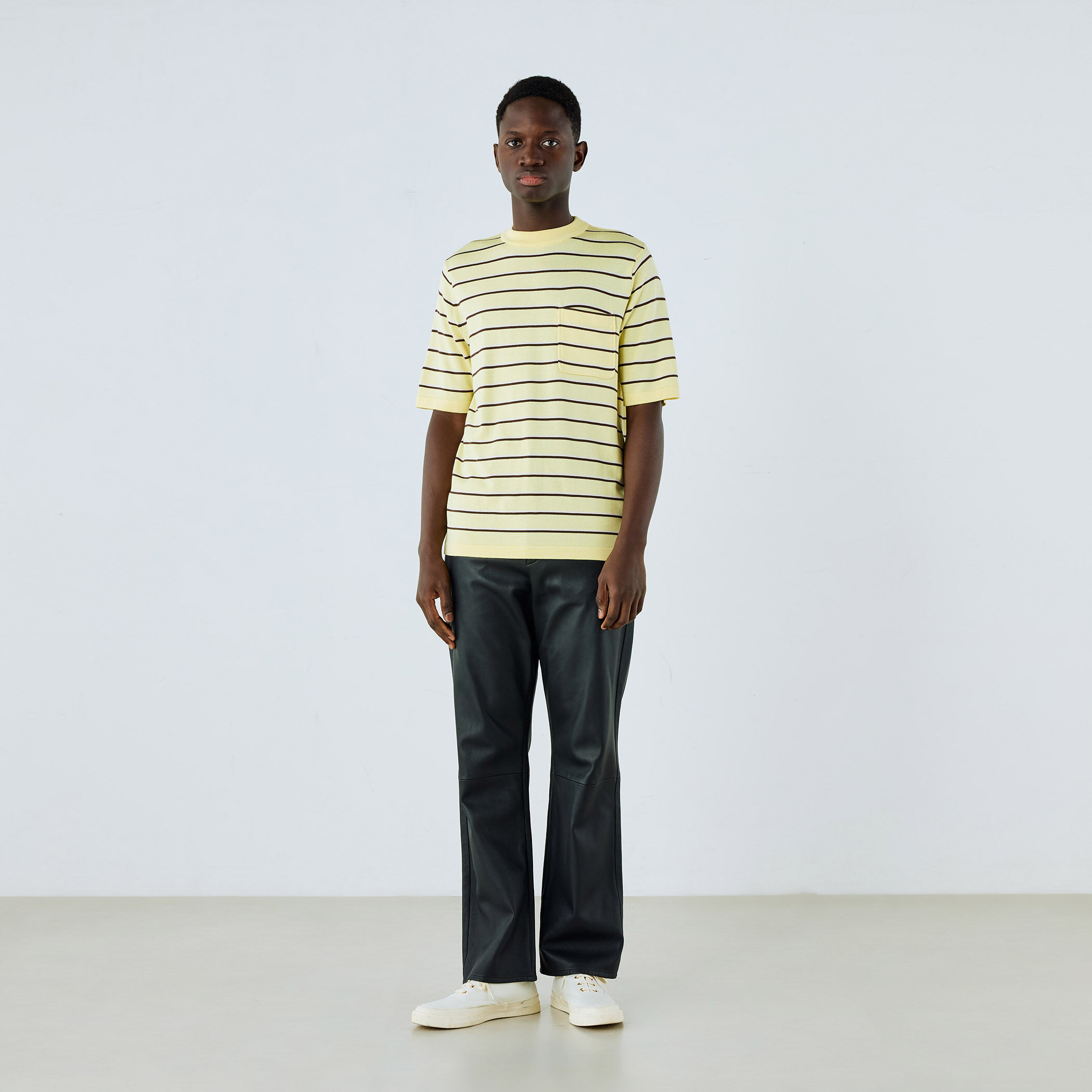 ナッパレザー Lポケットフレアパンツ｜トゥモローランド 公式通販