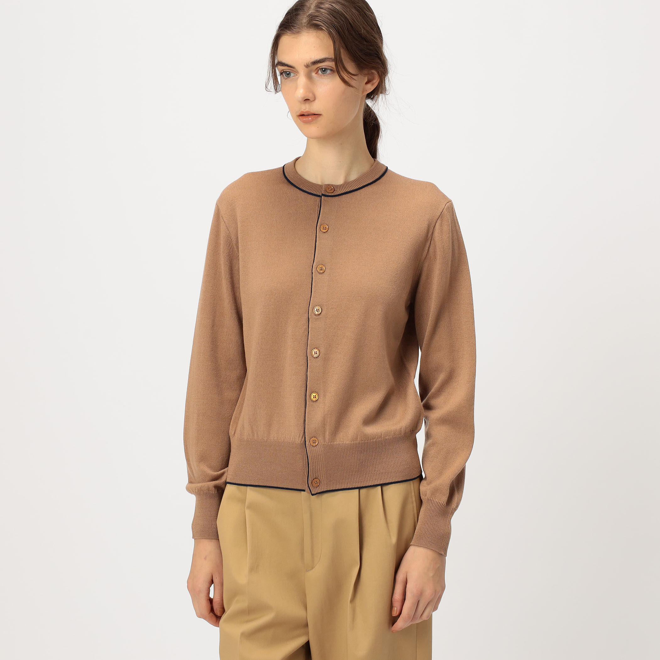 プレーンウール クルーネックカーディガン｜トゥモローランド 公式通販