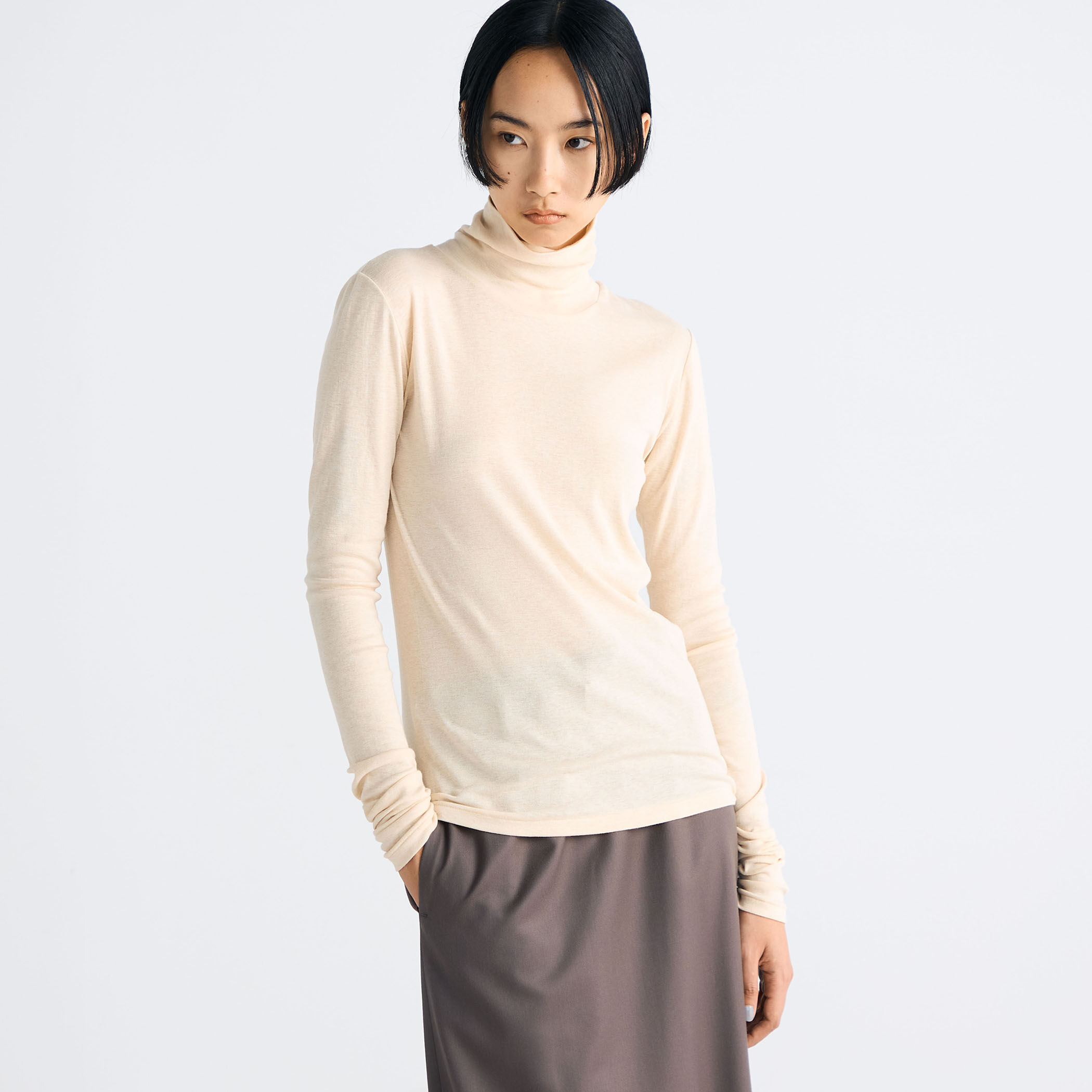 コットンシルクフライス タートルネックトップ｜トゥモローランド 公式通販