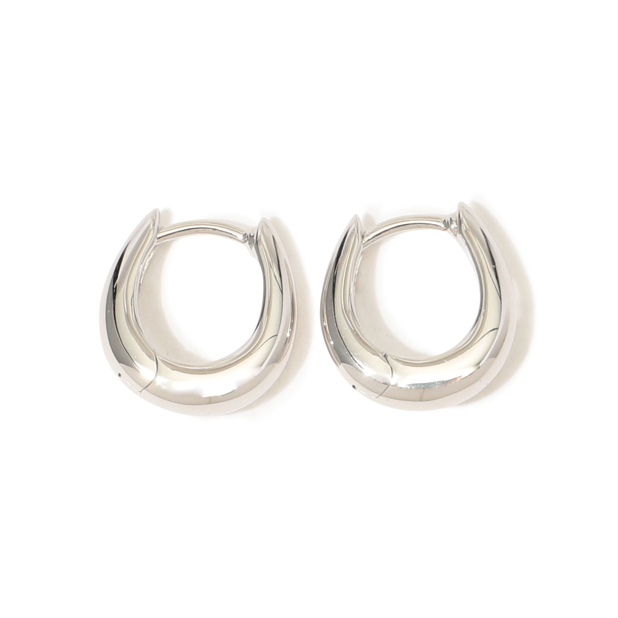 別注】TOM WOOD×TOMORROWLAND Liz Huggies ピアス｜トゥモローランド