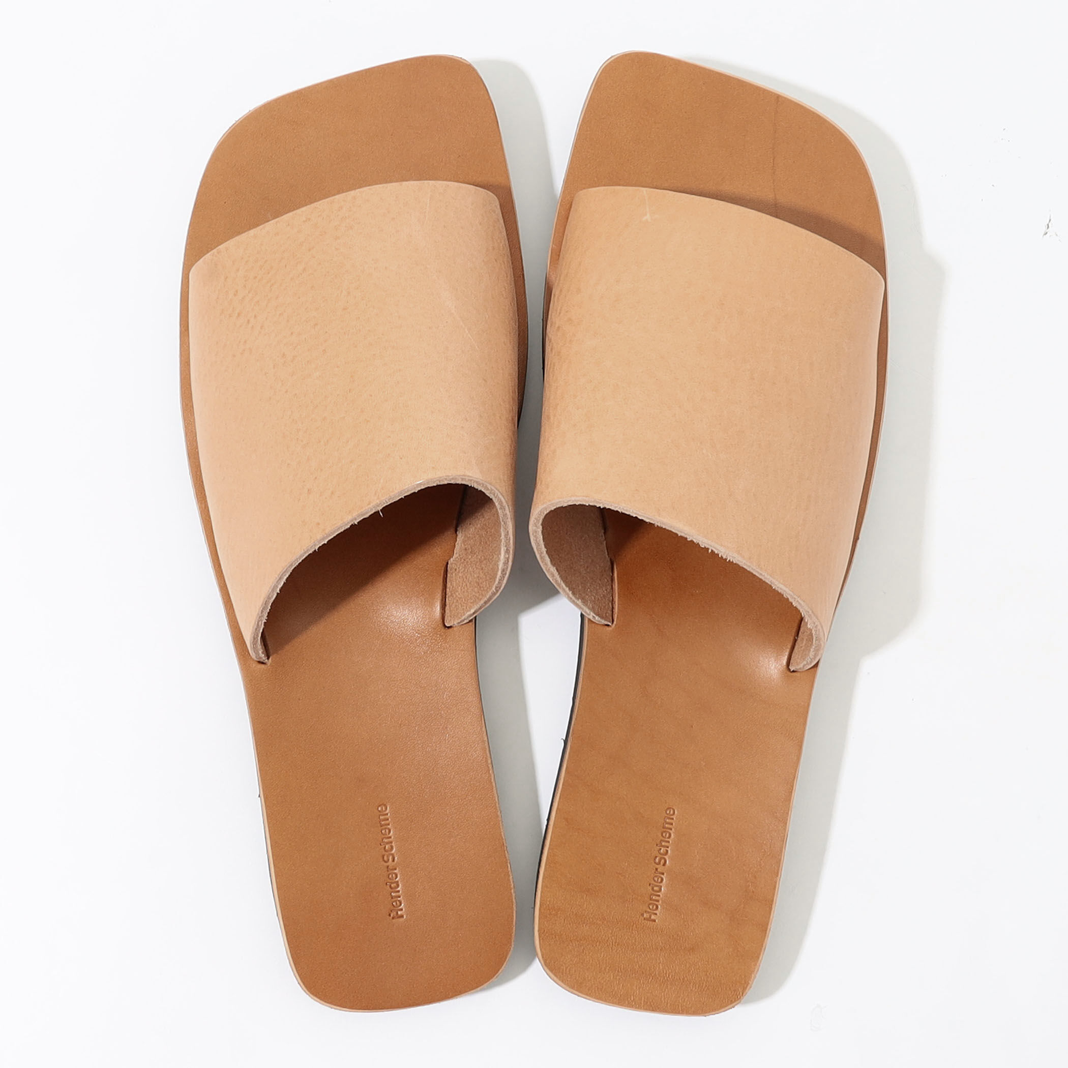 Hender Scheme slide｜トゥモローランド 公式サイト