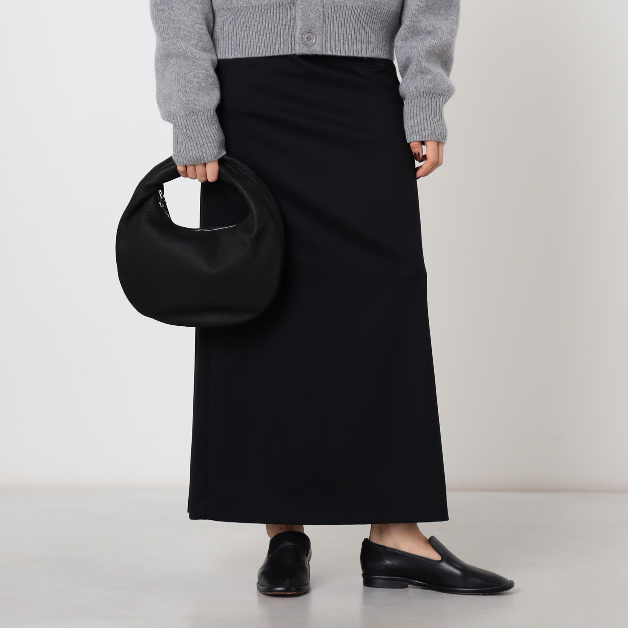 Aeta ROUND ONE SHOULDER M ワンショルダーバッグ｜トゥモローランド