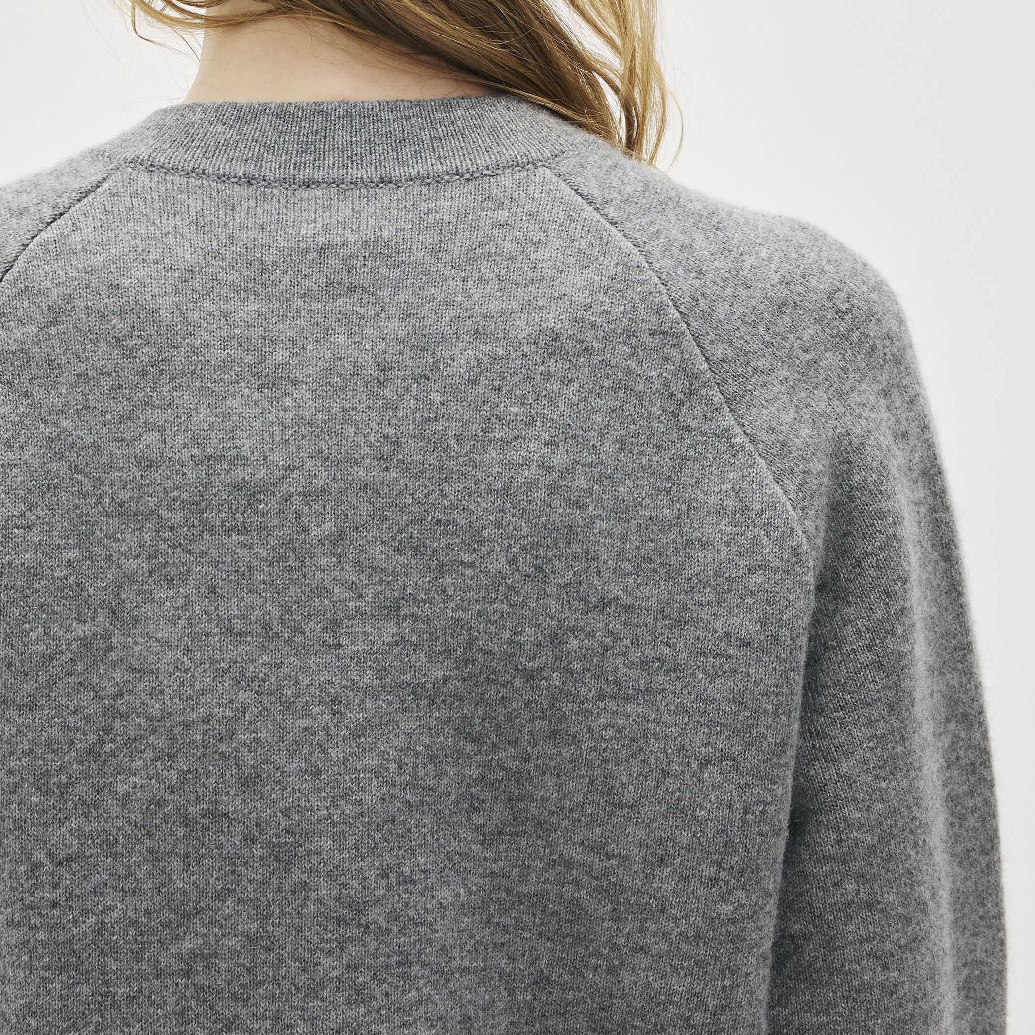 TOTEME Hammered button クルーネックカーディガン｜トゥモローランド