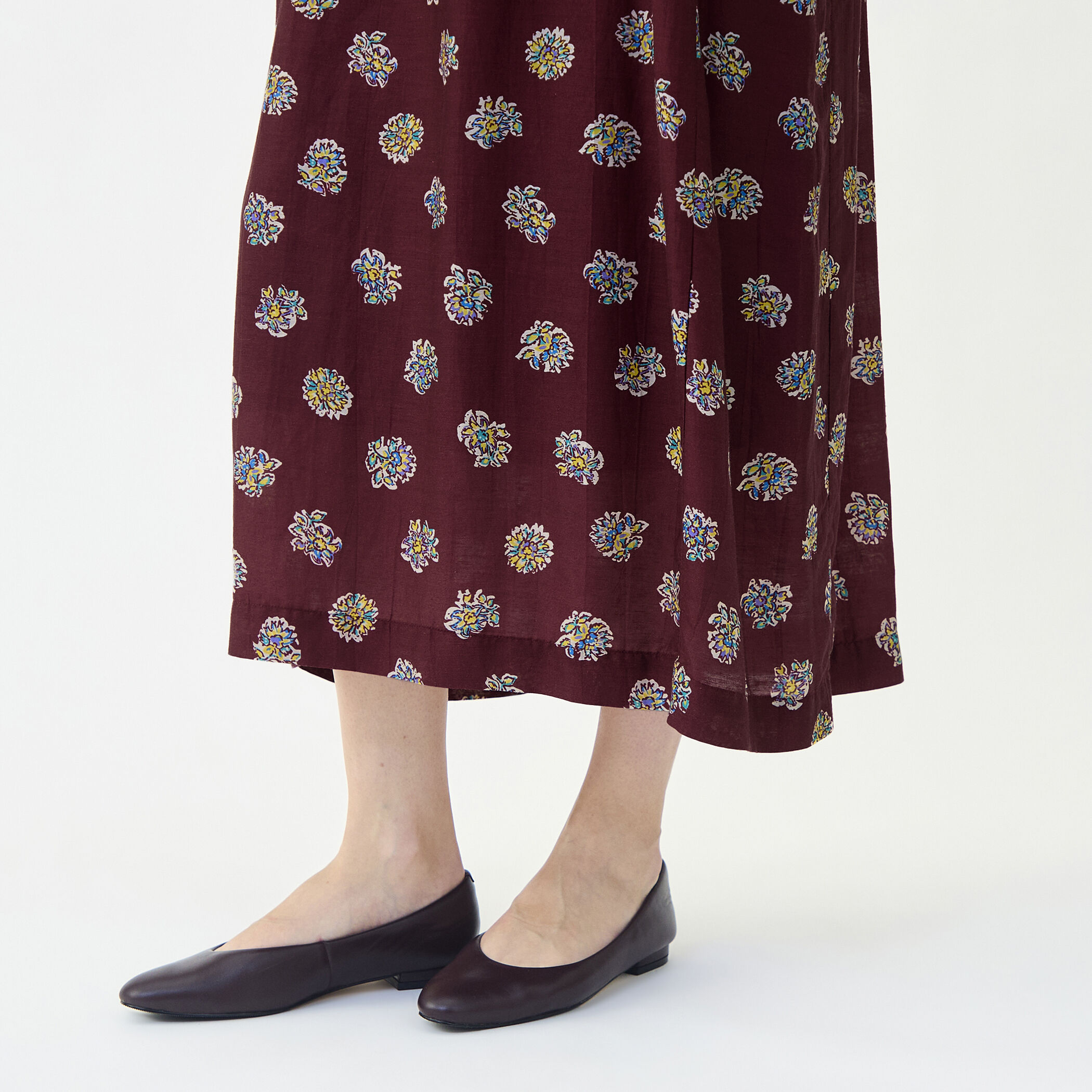 レーヨンリネンプリント ギャザーロングワンピース｜トゥモローランド