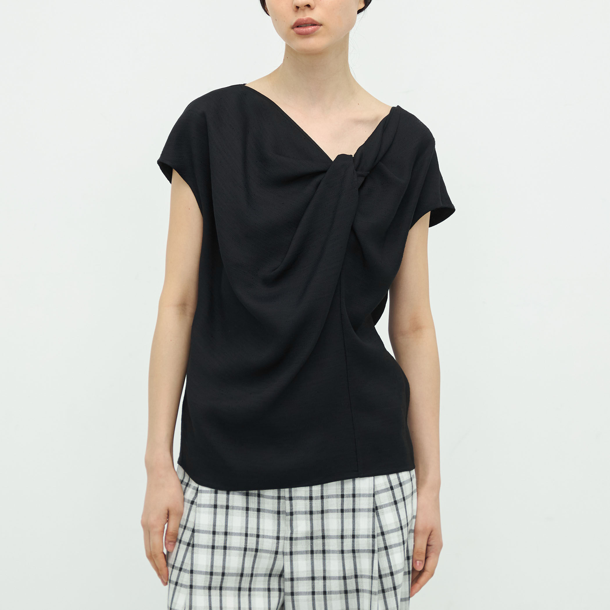 レーヨンスラブ アシンメトリックブラウス｜トゥモローランド 公式通販