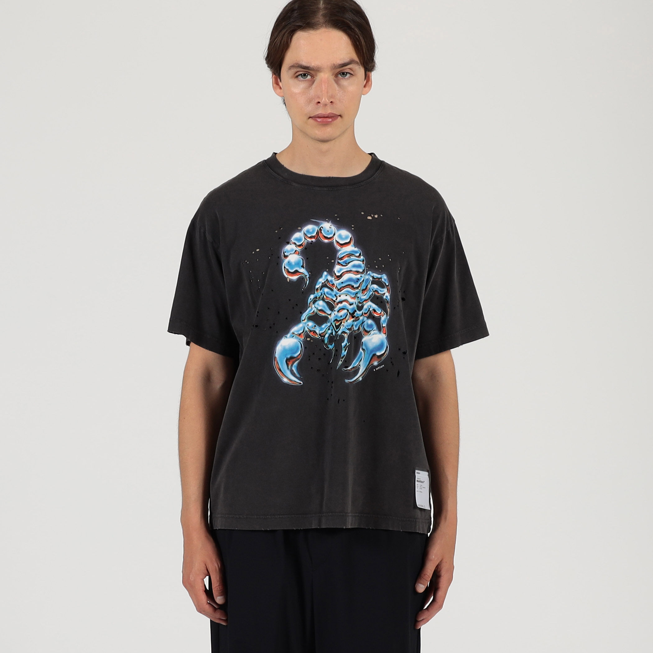 【SATISFY】MothTech 黒 スコーピン サソリ Tシャツ 関税送料込 SATISFY MothTech T-Shirt / サティスファイ モスティックT