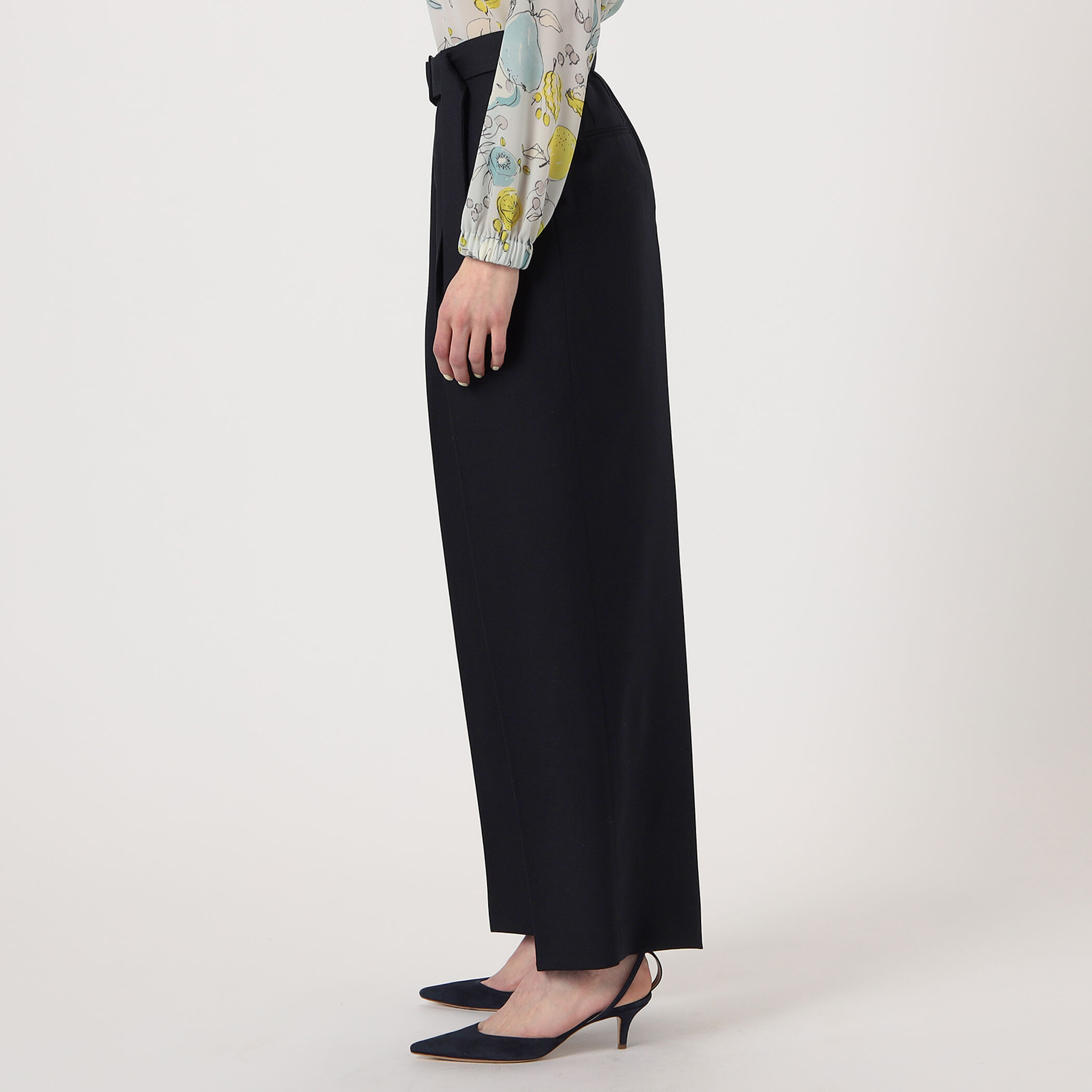 TOMORROWLAND ウールストレッチオックス ジャケット　パンツ　スーツ TOMORROWLAND ウールストレッチセットアップ サイズ46 ネイビー 定価約