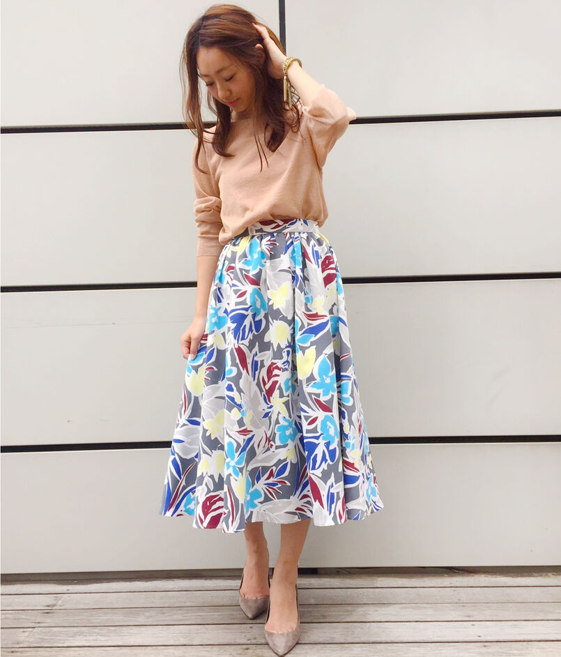 フラワープリント タックギャザースカート｜トゥモローランド 公式通販 