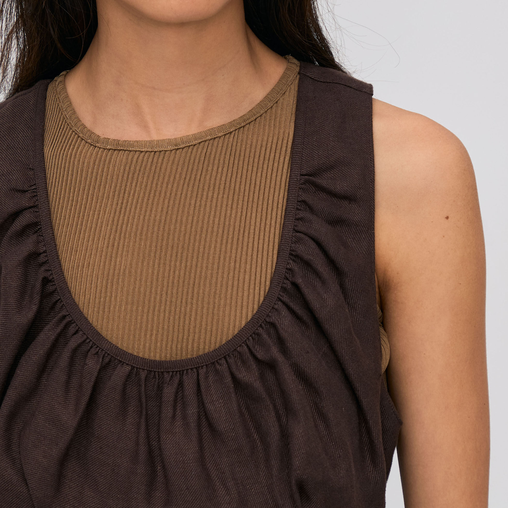 リネンツイル バッククロスタンクトップ｜トゥモローランド 公式通販