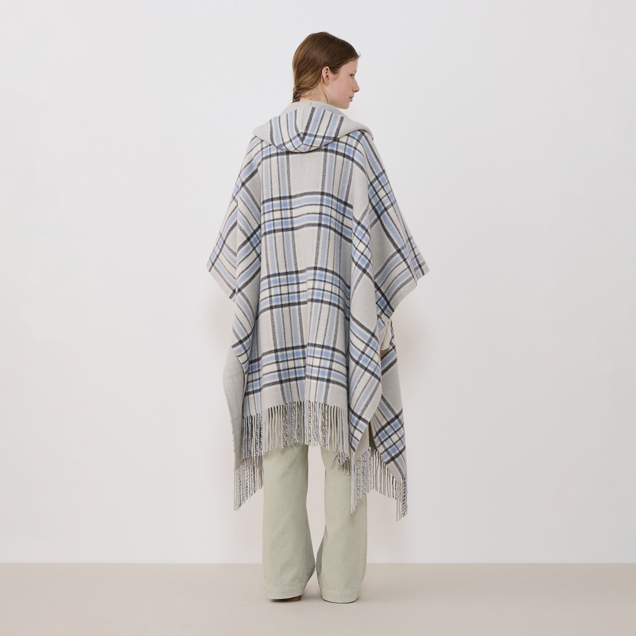 リバーブランケット フーテッドポンチョ｜トゥモローランド 公式通販