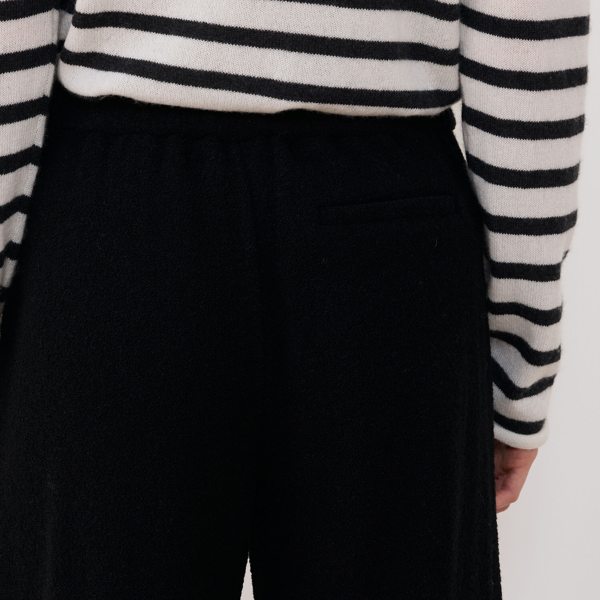 ファインブークレー イージーストレートパンツ｜トゥモローランド 公式通販